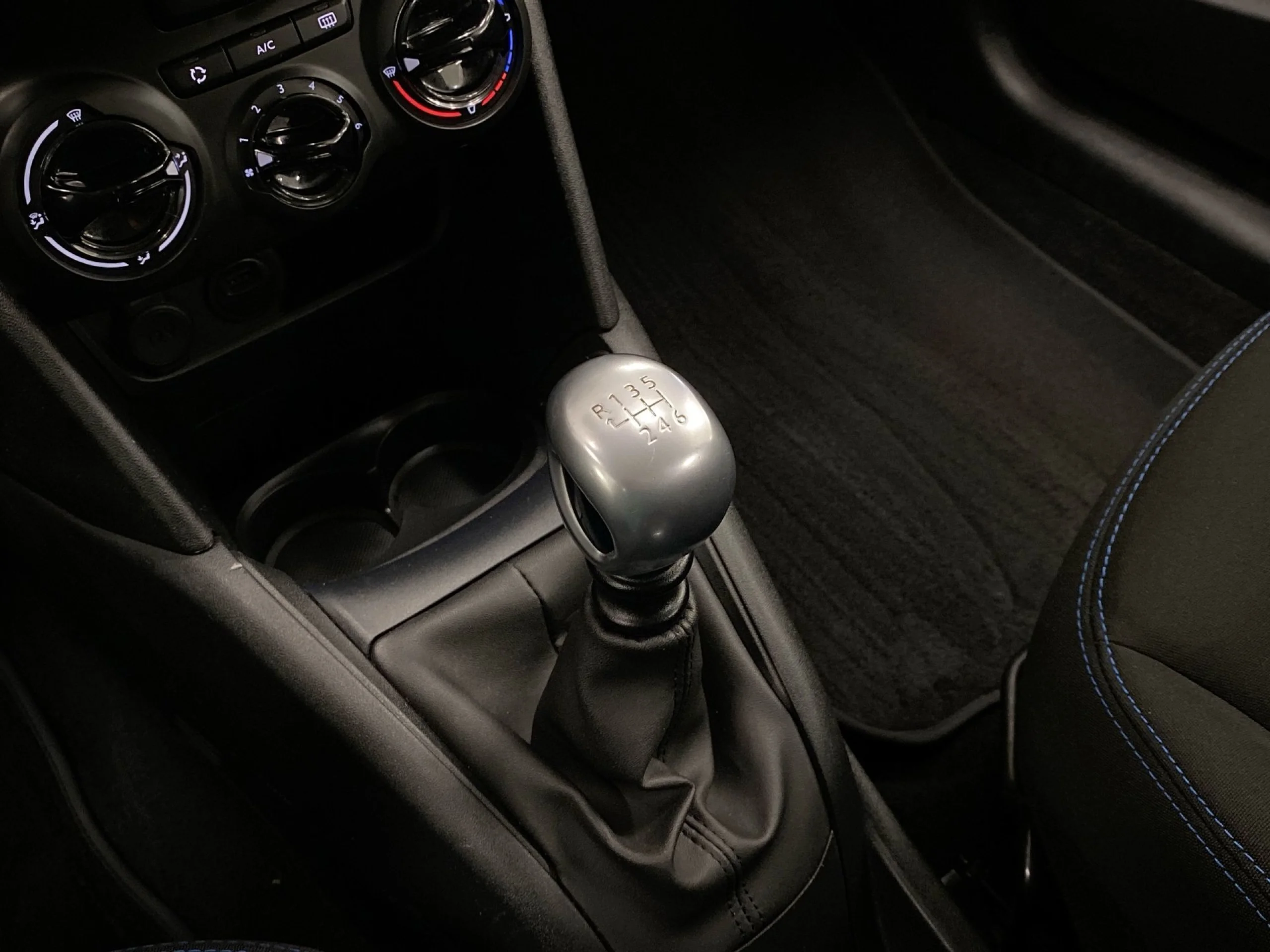 Peugeot 208 PureTech 110 Signature 81 kW (110 CV) - Foto 16