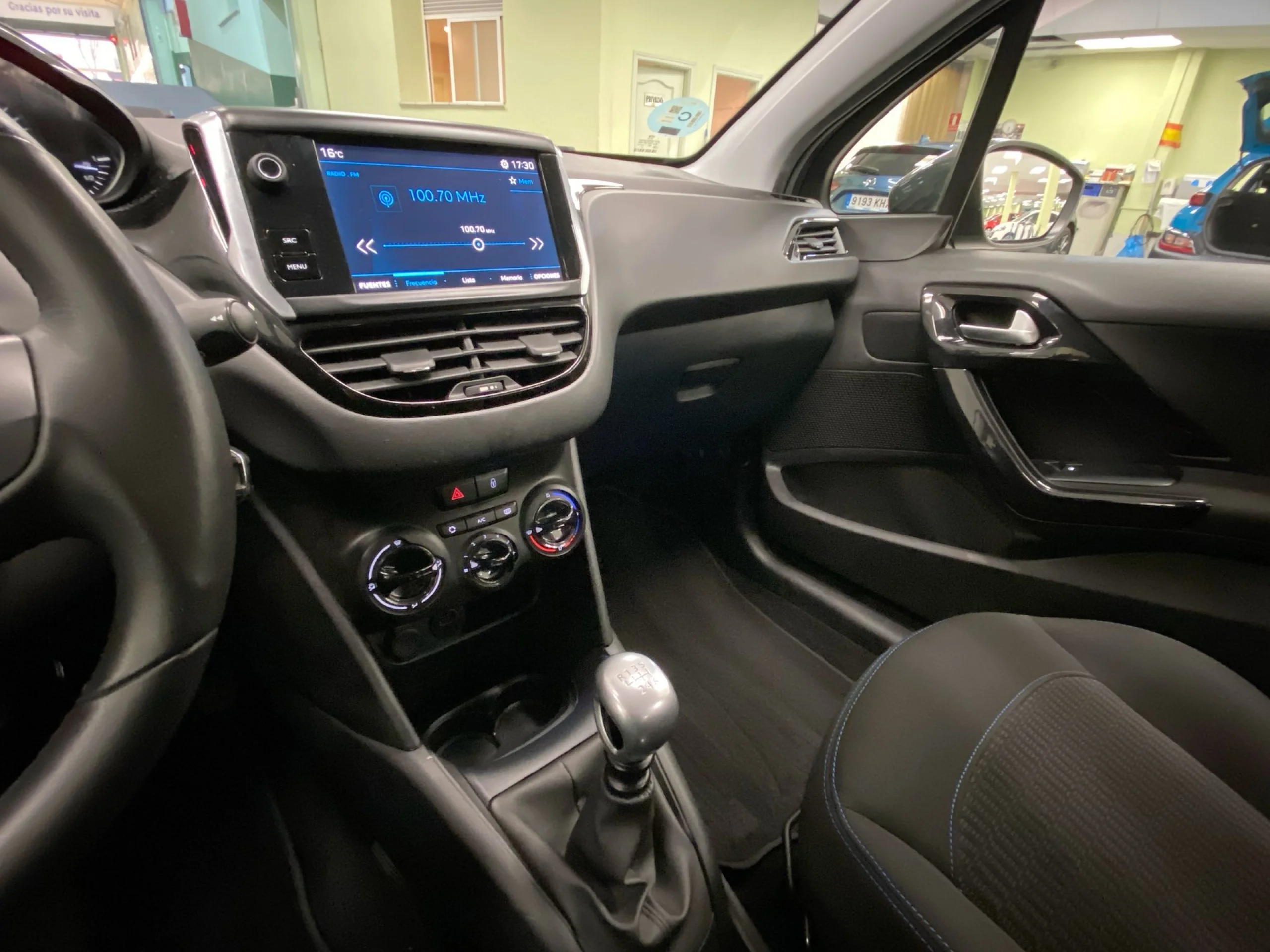Peugeot 208 PureTech 110 Signature 81 kW (110 CV) - Foto 17