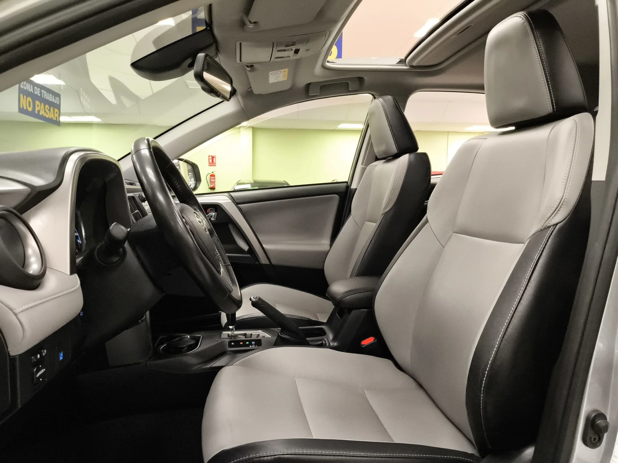 Toyota Rav4 2.5l hybrid Executive 2WD 145 kW (197 CV) - Foto 8