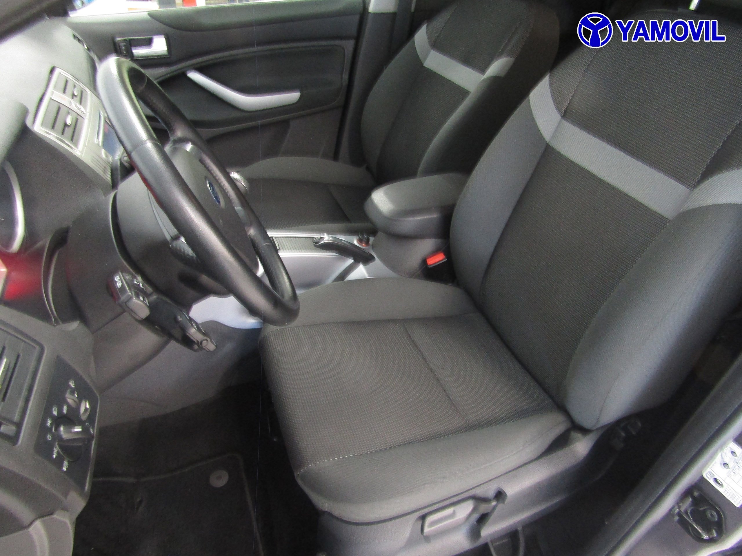 Ford Kuga 2.0 TDCI TREND 5P - Foto 14