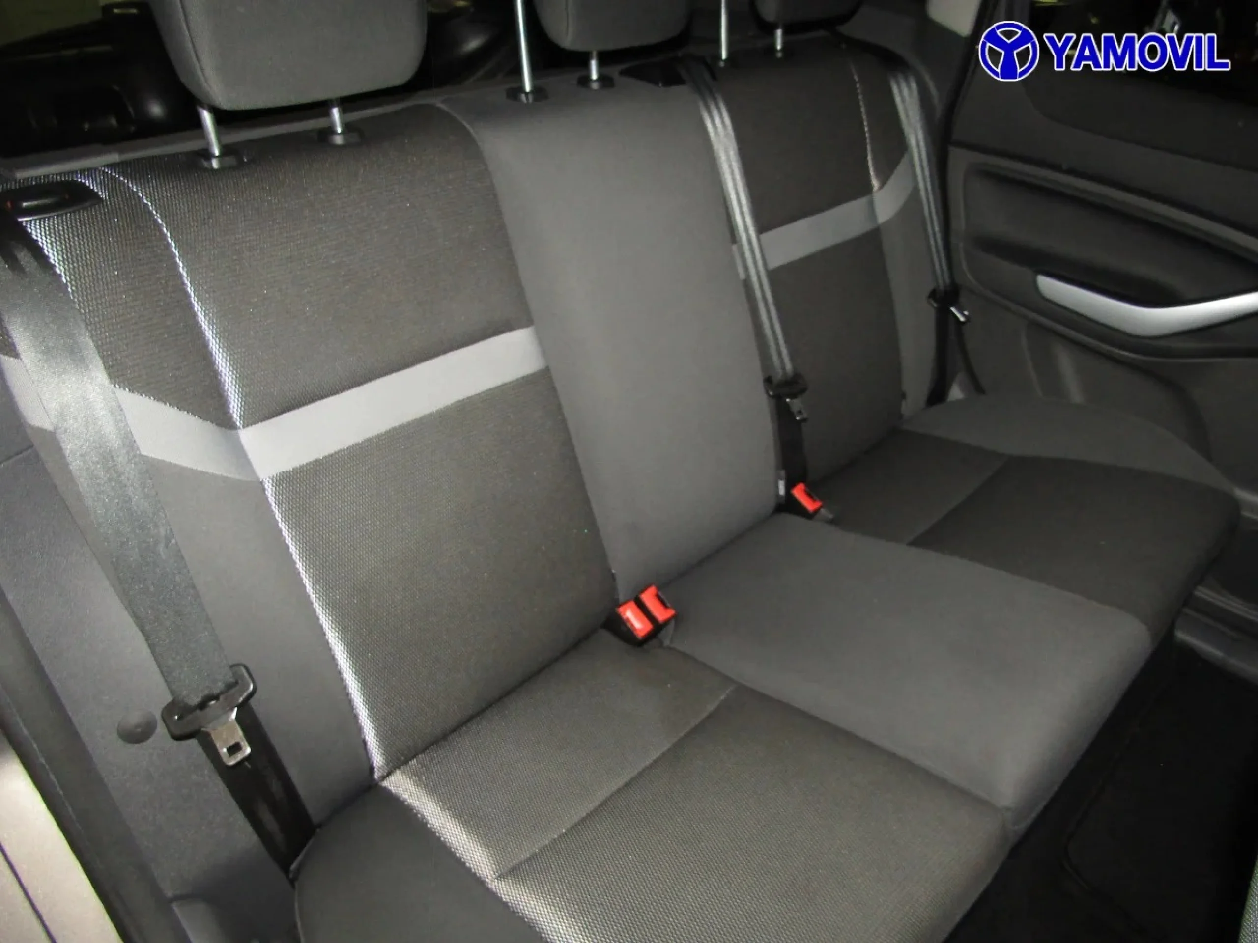 Ford Kuga 2.0 TDCI SANDS Trend 4x4 103 kW (140 CV) - Foto 17