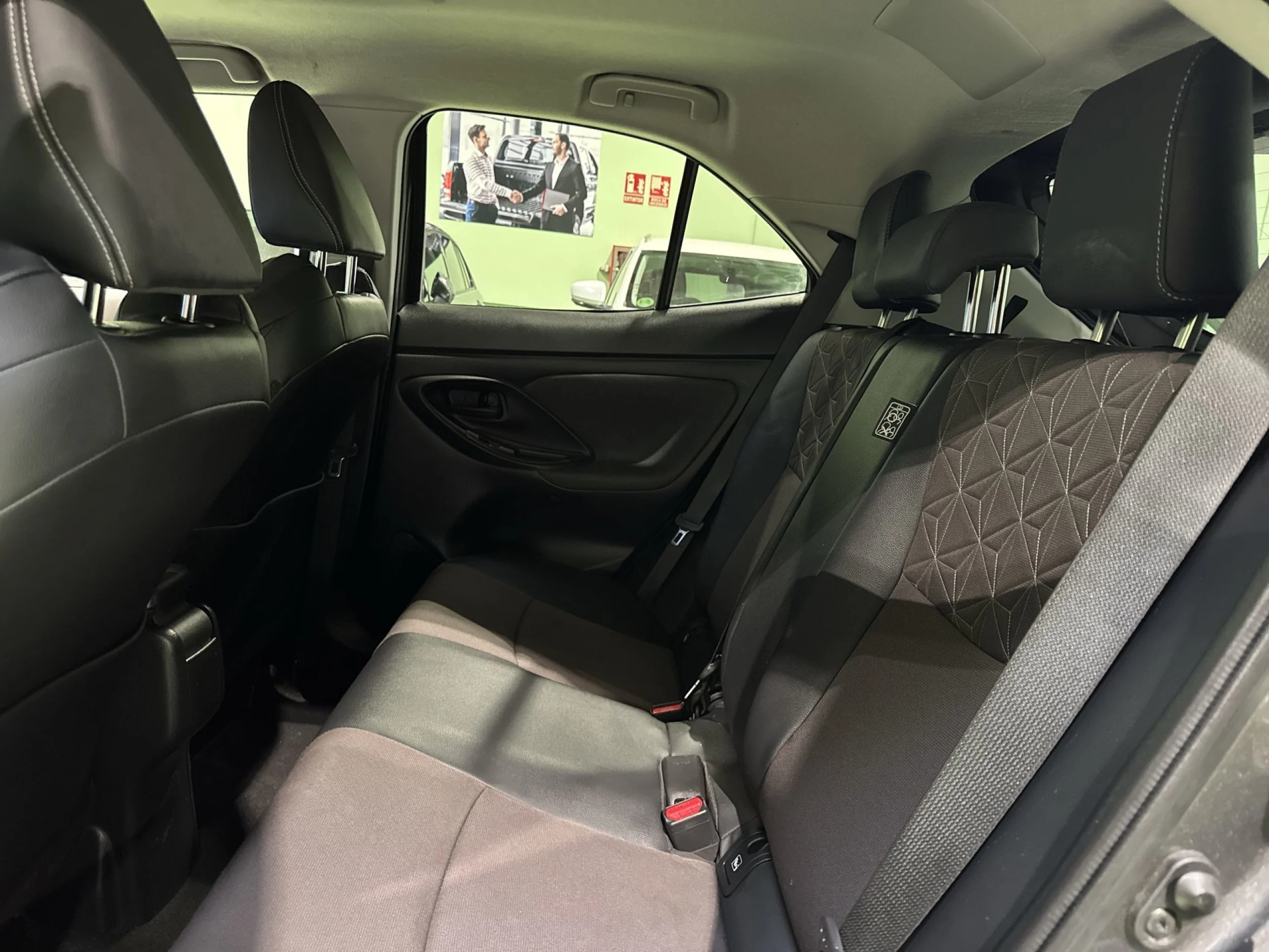 Toyota Yaris Cross 120H Style 85 kW (116 CV) - Foto 21