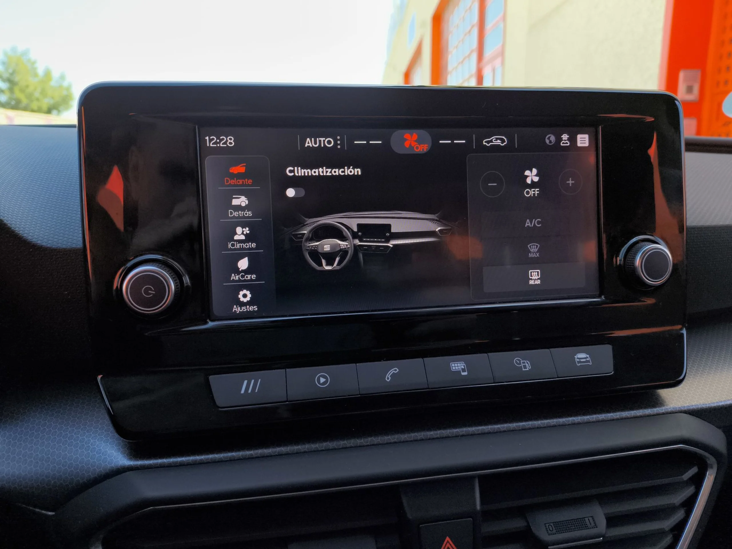 Seat León 2.0 TDI SANDS Style Go 85 kW (115 CV) - Foto 18