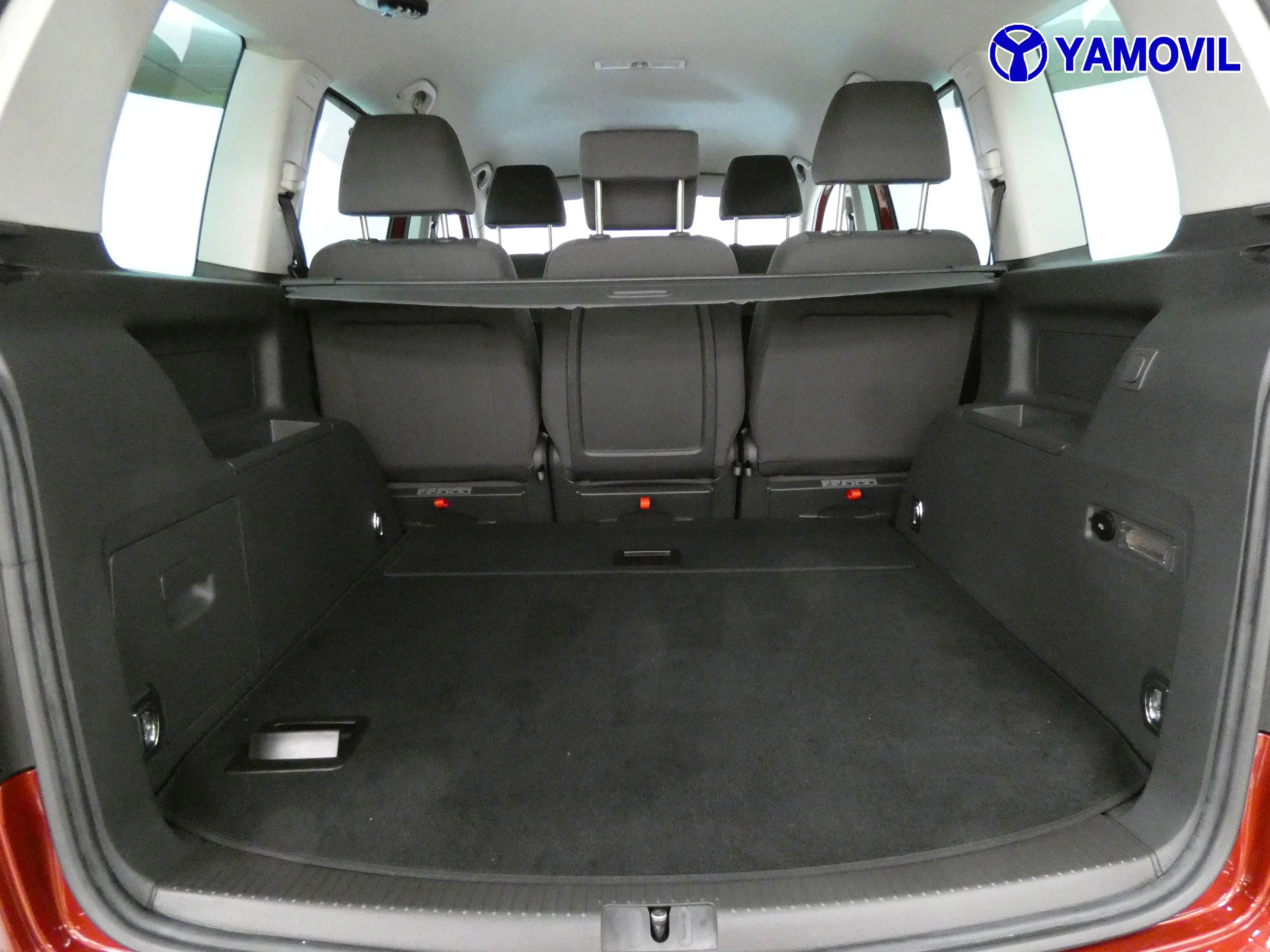 Volkswagen Touran 1.9 TDi ADVANCE 5P - Foto 7