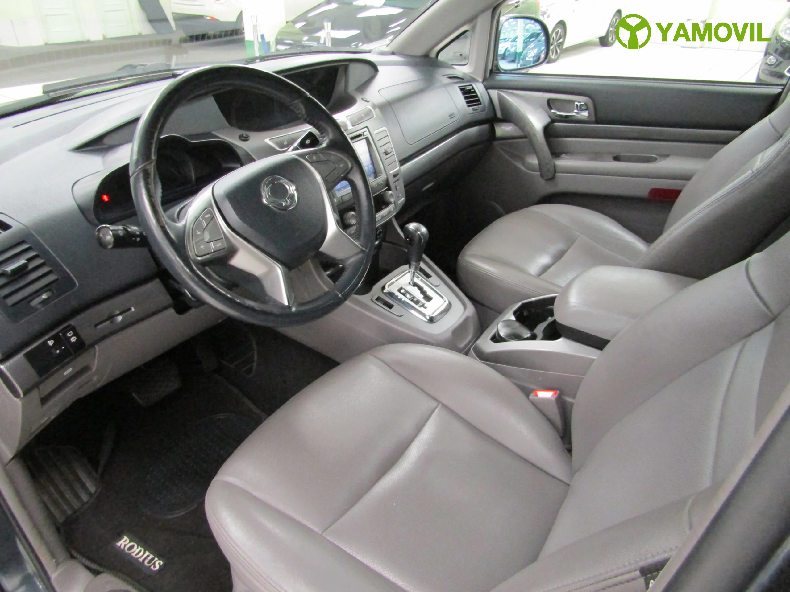 SsangYong Rodius 2.0D 155CV LIMITED - Foto 14