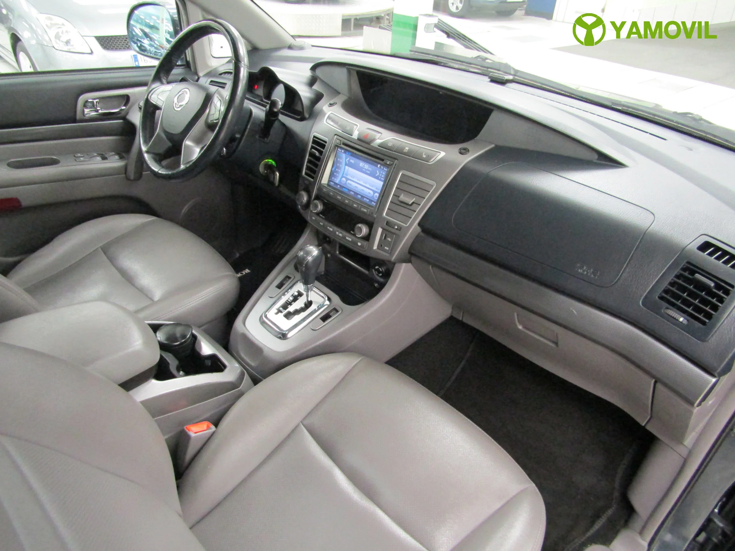 SsangYong Rodius 2.0D 155CV LIMITED - Foto 18