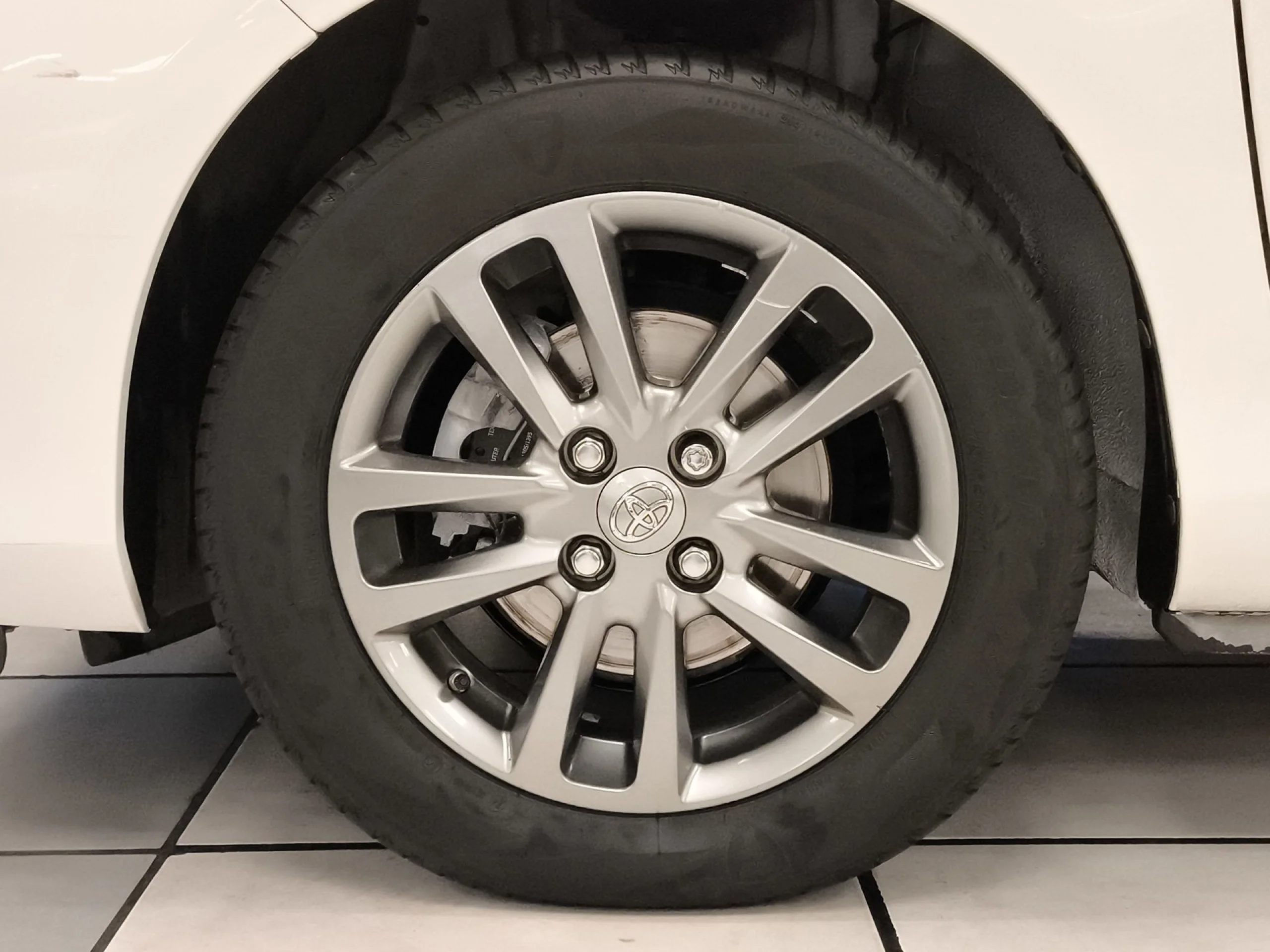 Toyota Yaris 1.3 Active MultiDrive 73 kW (99 CV) - Foto 7