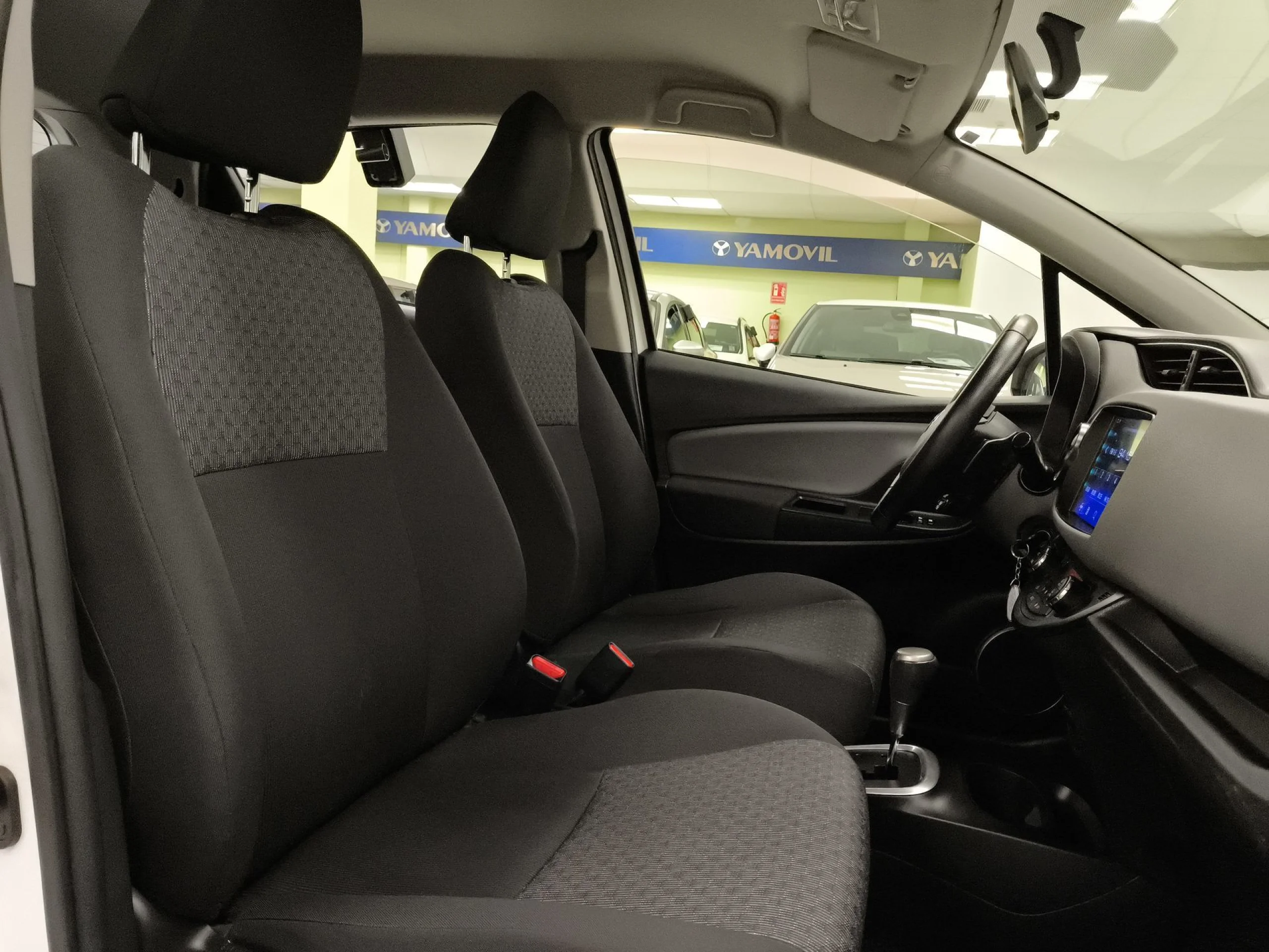 Toyota Yaris 1.3 Active MultiDrive 73 kW (99 CV) - Foto 19