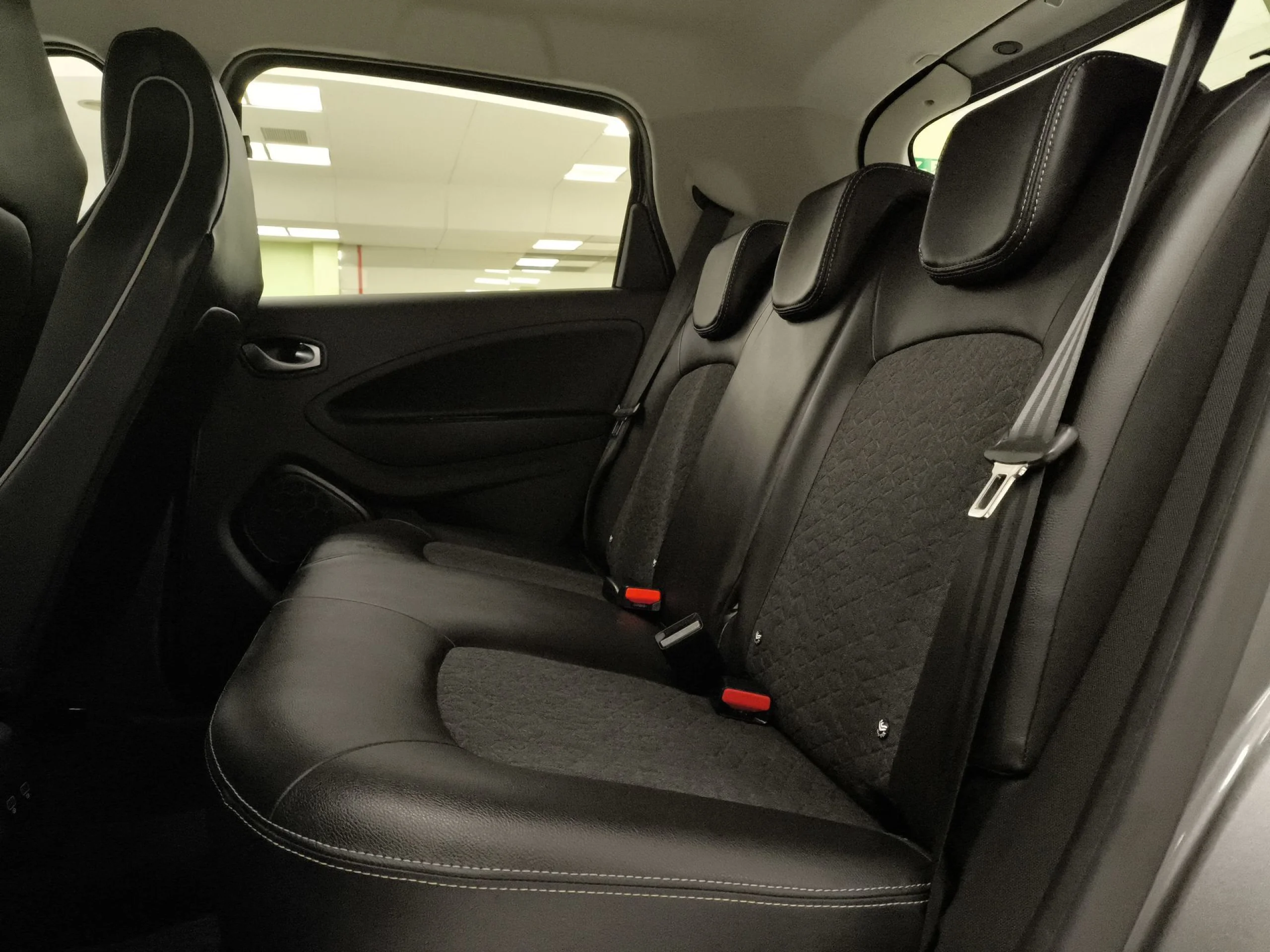 Renault Zoe Iconic R135 batería 50kWh 99 kW (135 CV) - Foto 22