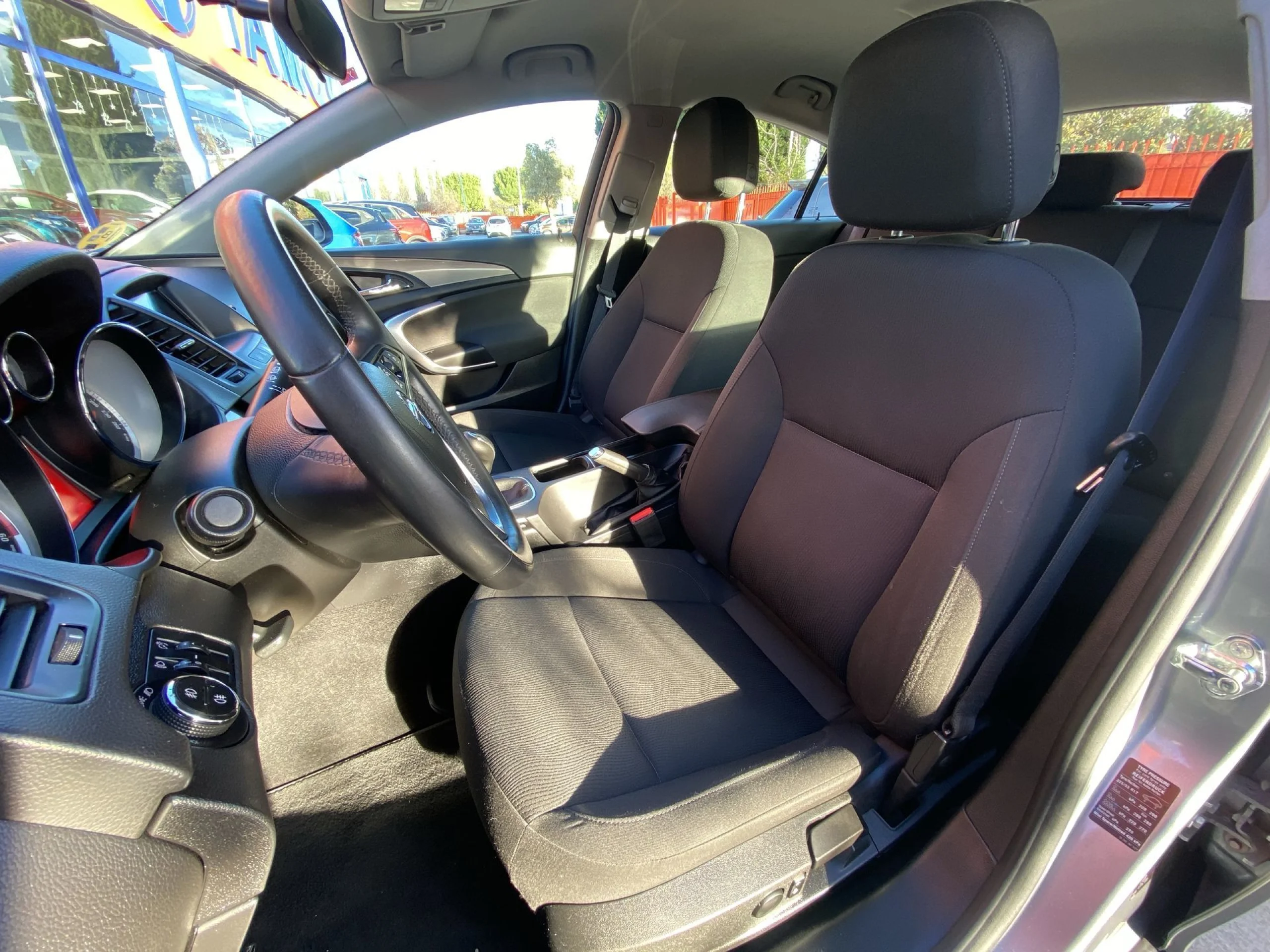Opel Insignia 2.0 CDTI SANDS Selective 96 kW (130 CV) - Foto 8
