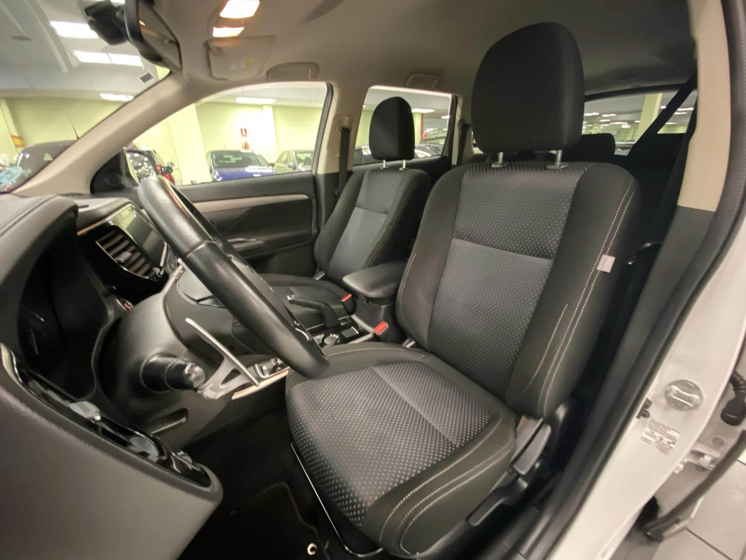 Mitsubishi Outlander 200 MPI Motion CVT 2WD 110 kW (150 CV) - Foto 8