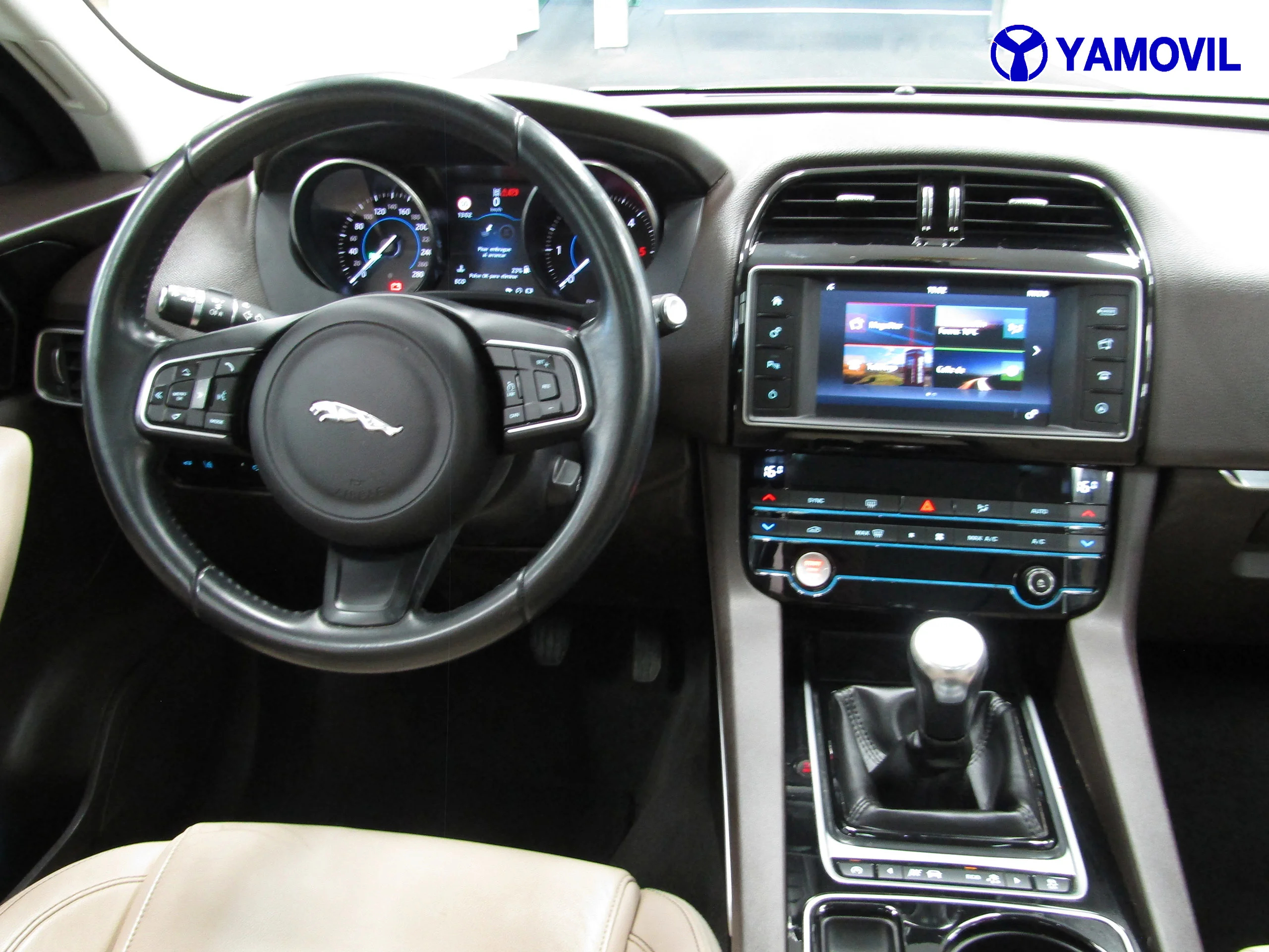 Jaguar F-Pace 2.0L i4D Prestige AWD 132 kW (180 CV) - Foto 17