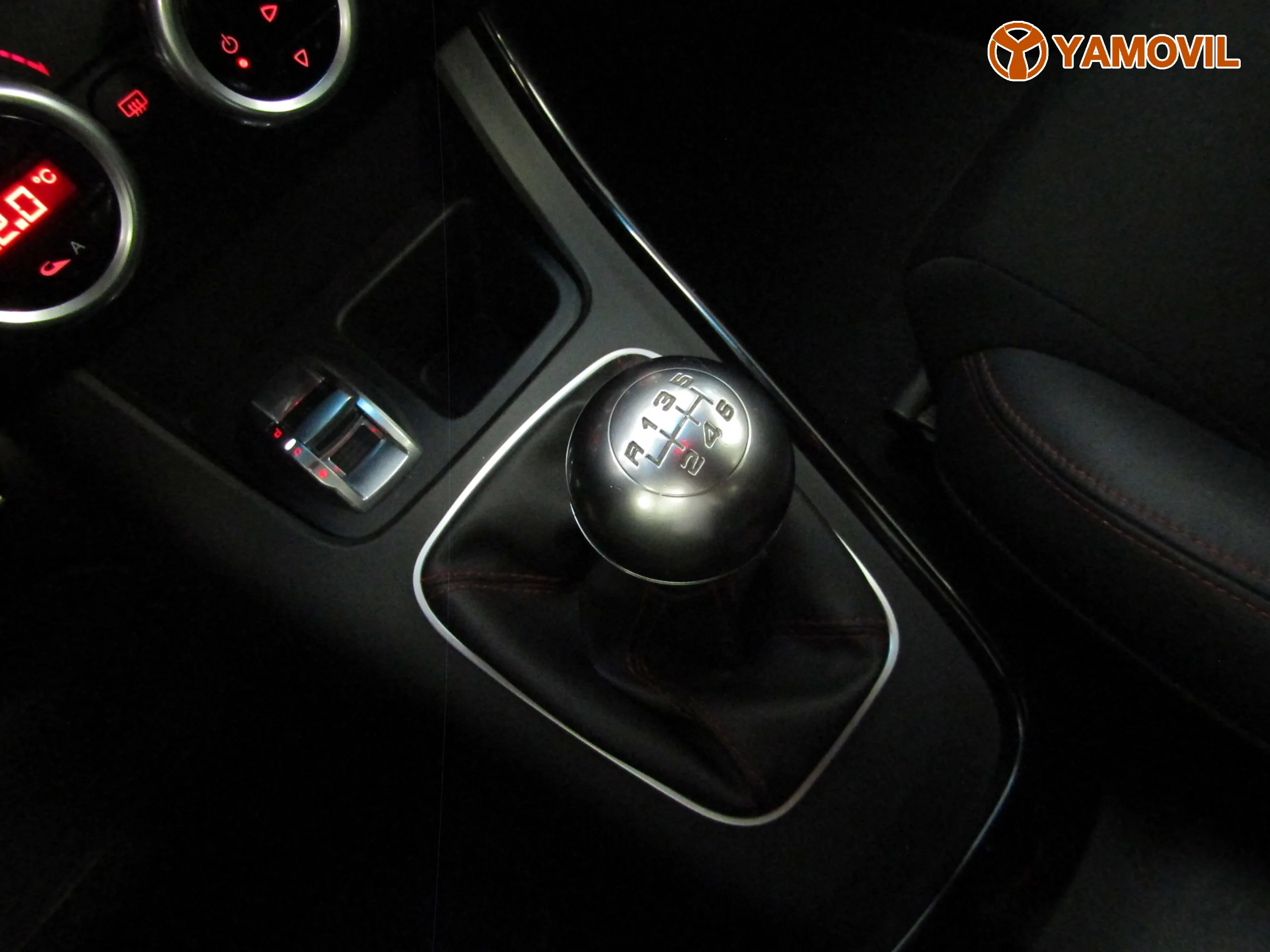 Alfa Romeo Giulietta 1.6 JTD DISTINCTIVE - Foto 33