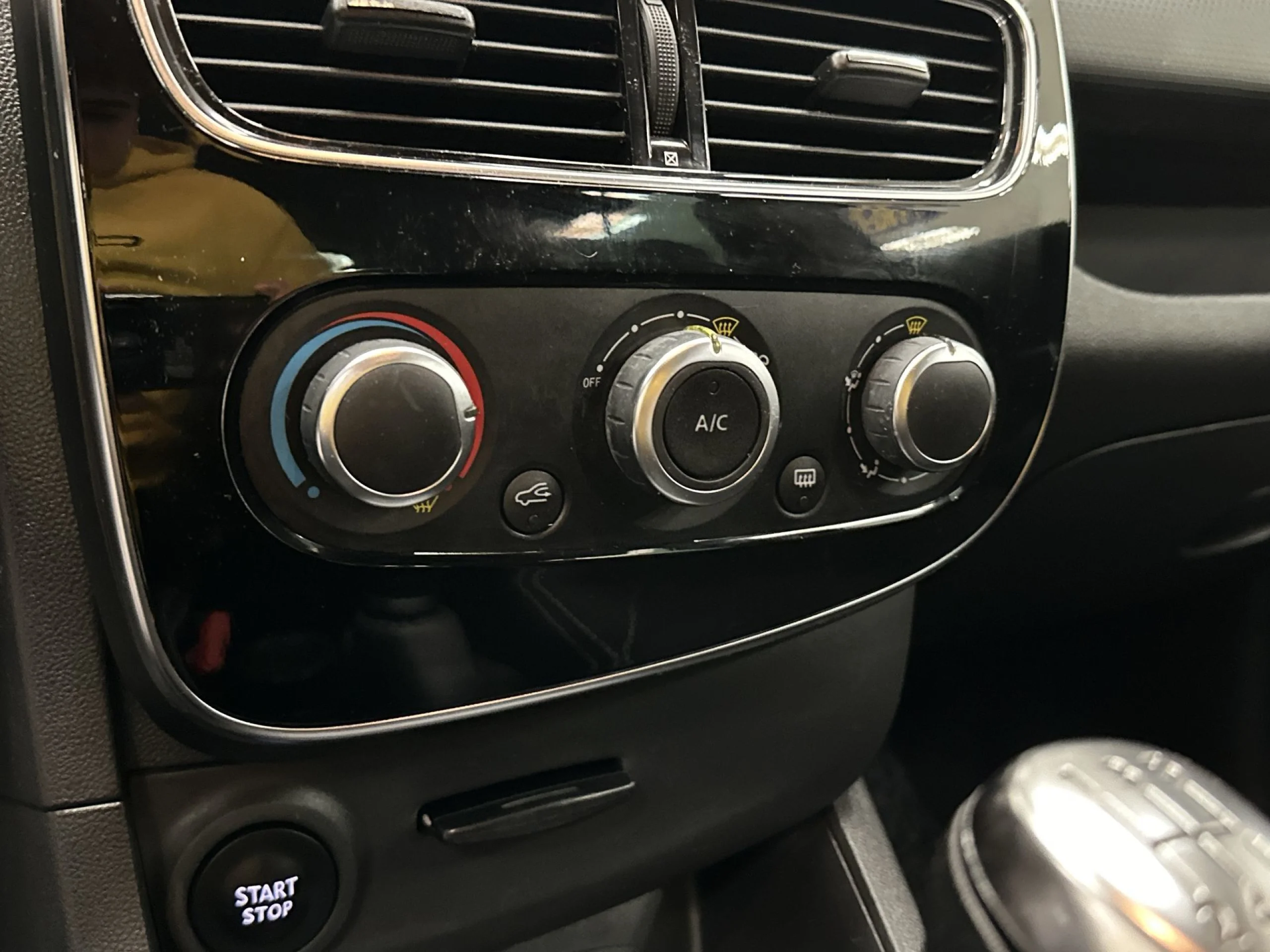 Renault Clio Limited 1.2 16v 55 kW (75 CV) - Foto 13