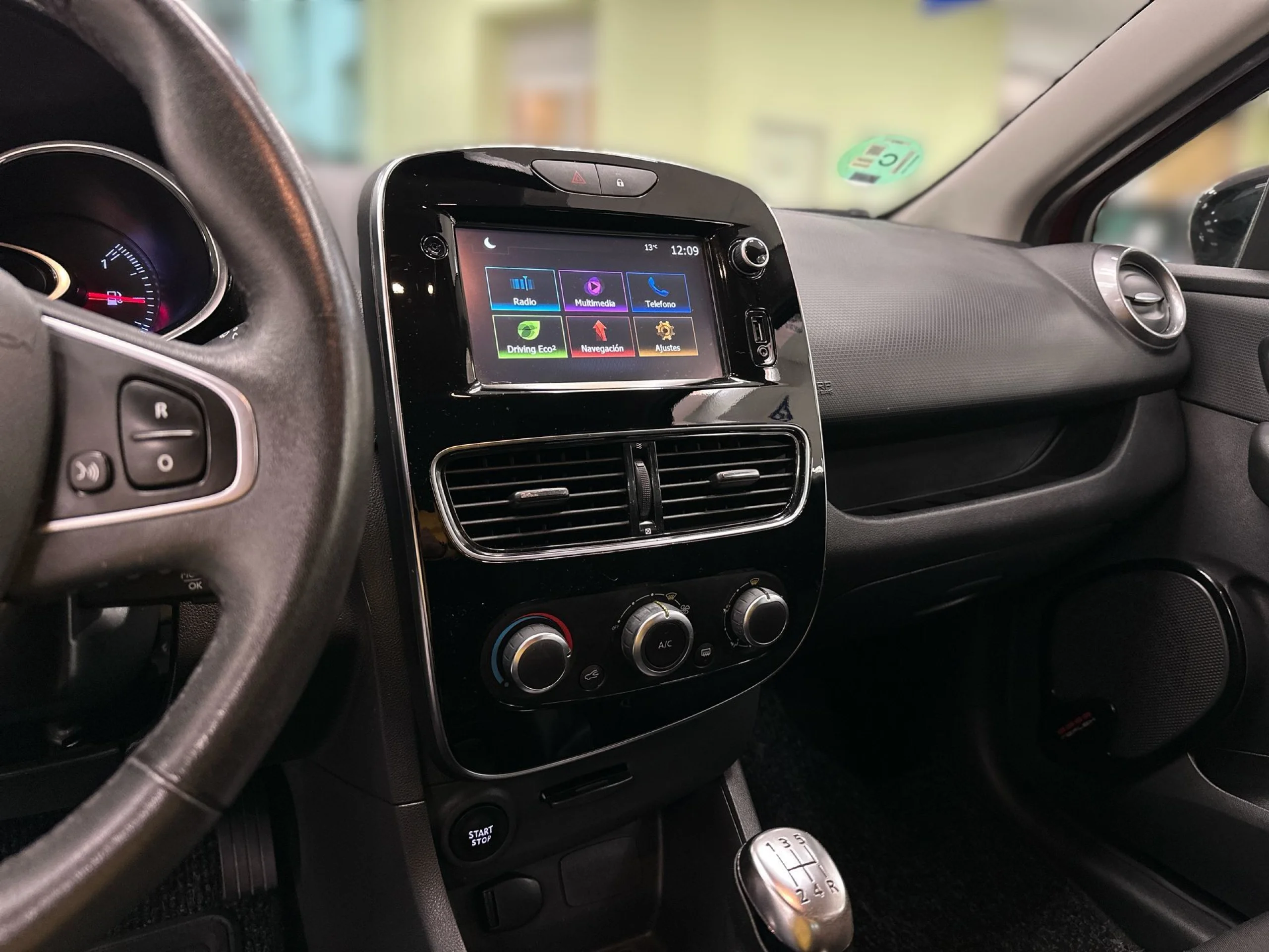 Renault Clio Limited 1.2 16v 55 kW (75 CV) - Foto 15