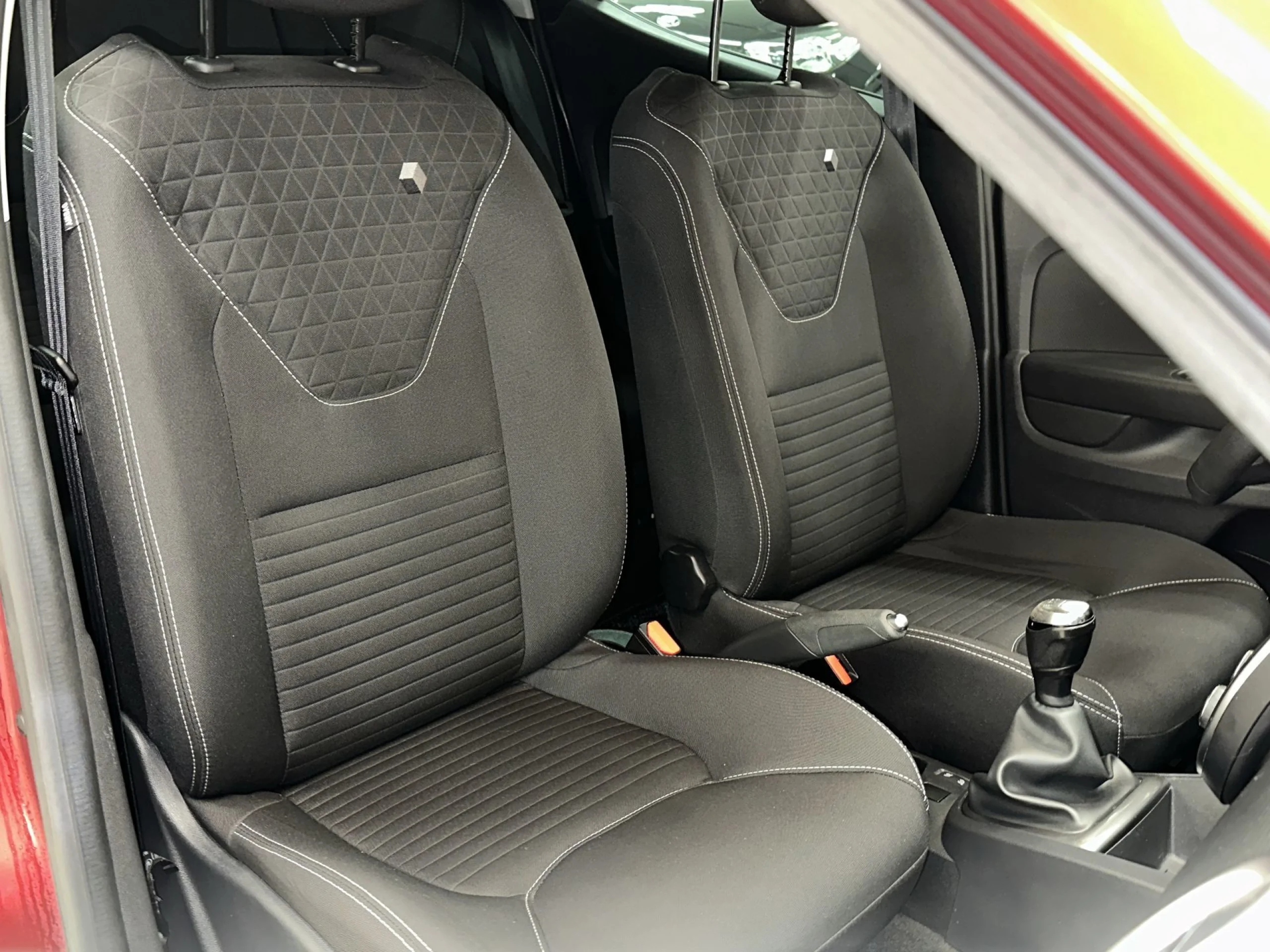 Renault Clio Limited 1.2 16v 55 kW (75 CV) - Foto 18