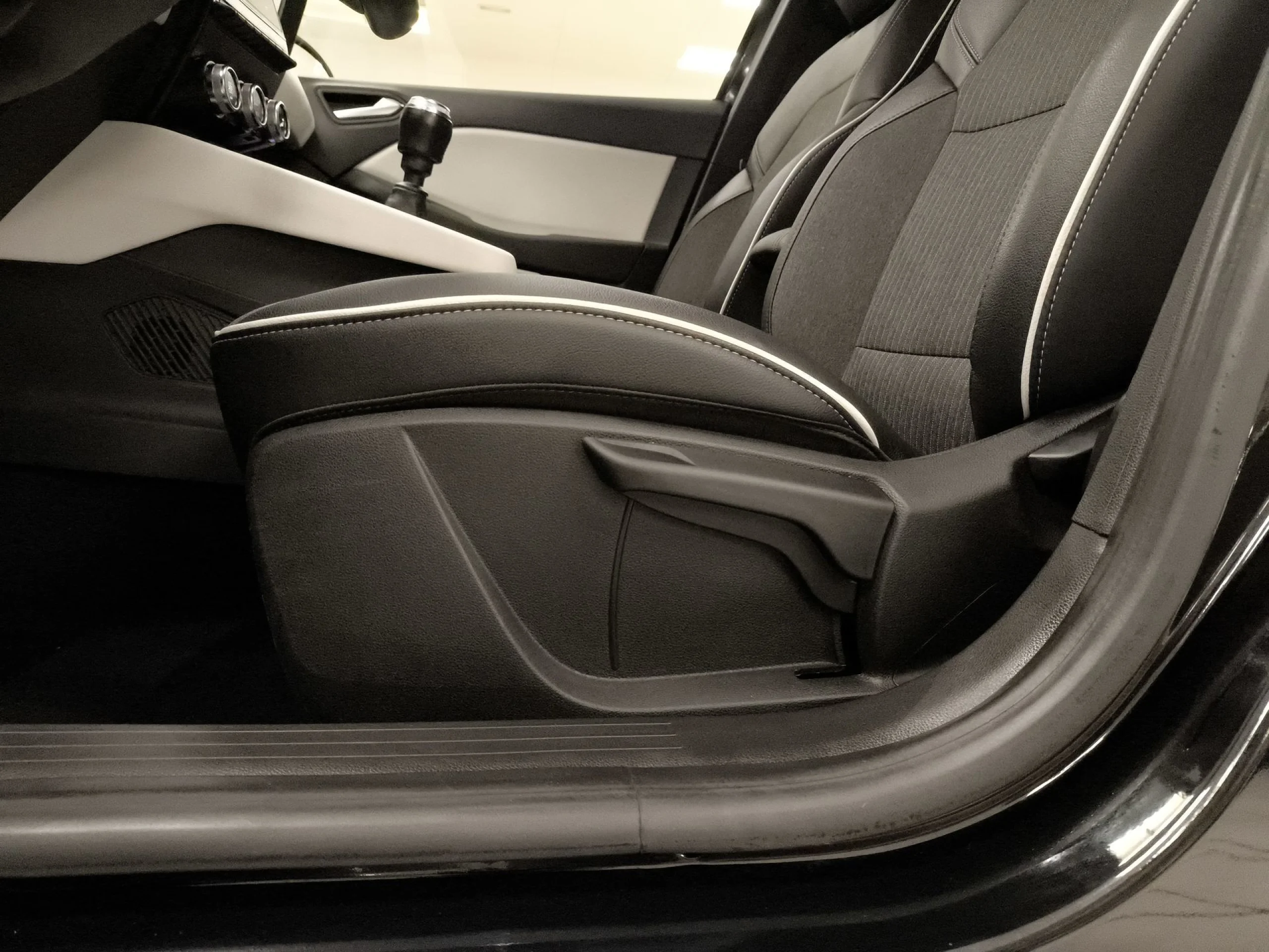 Renault Clio Zen TCe 66 kW (90 CV) - Foto 9