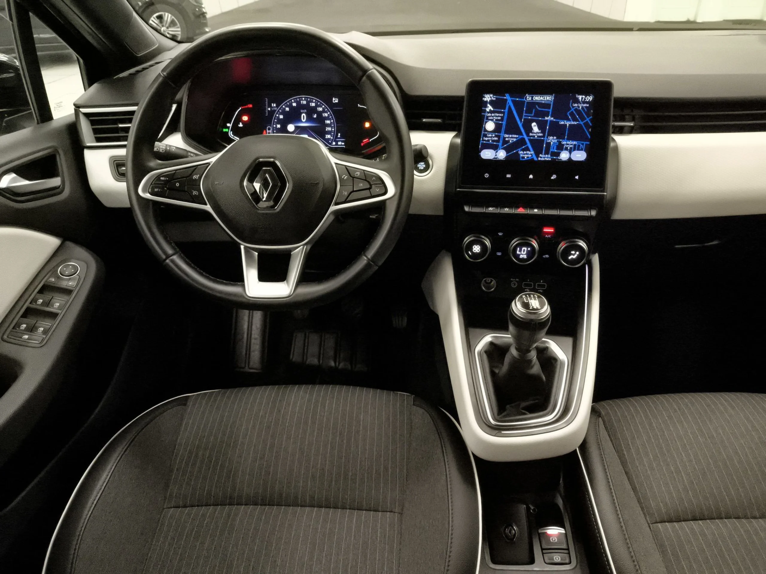 Renault Clio Zen TCe 66 kW (90 CV) - Foto 11