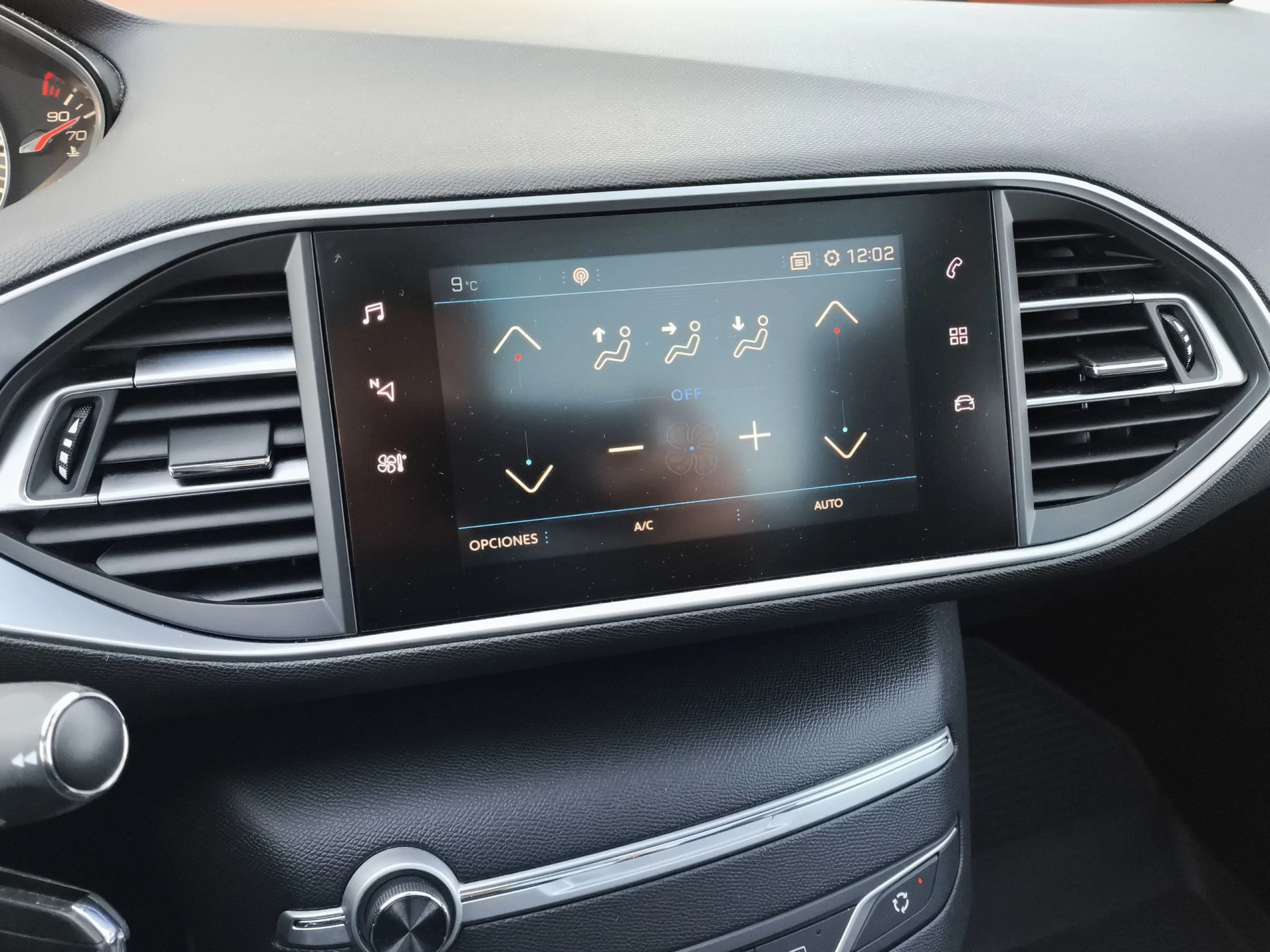 Peugeot 308 PureTech 130 SANDS Allure EAT8 96 kW (130 CV) - Foto 15
