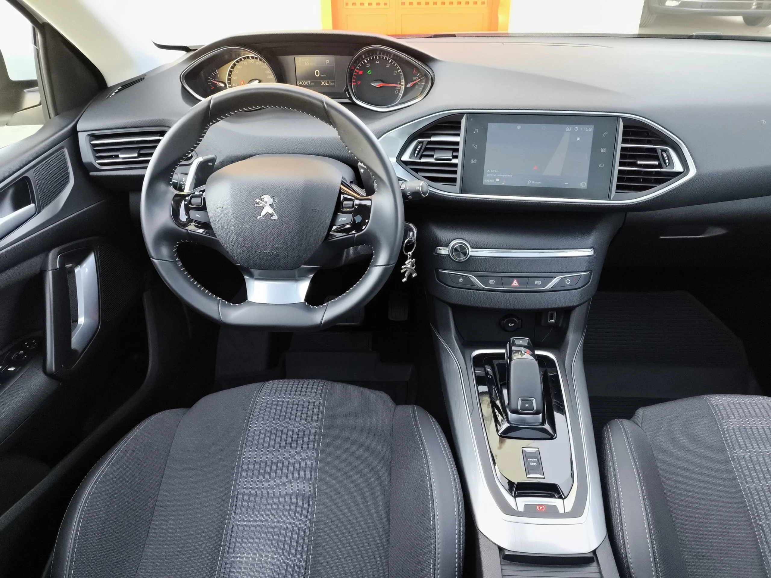 Peugeot 308 PureTech 130 SANDS Allure EAT8 96 kW (130 CV) - Foto 17