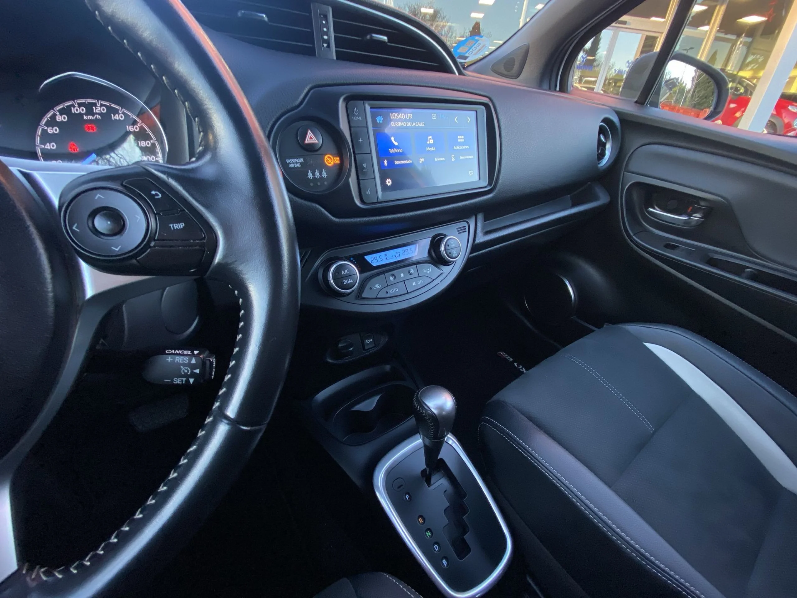Toyota Yaris 1.5 Hybrid GR-Sport 74 kW (100 CV) - Foto 17