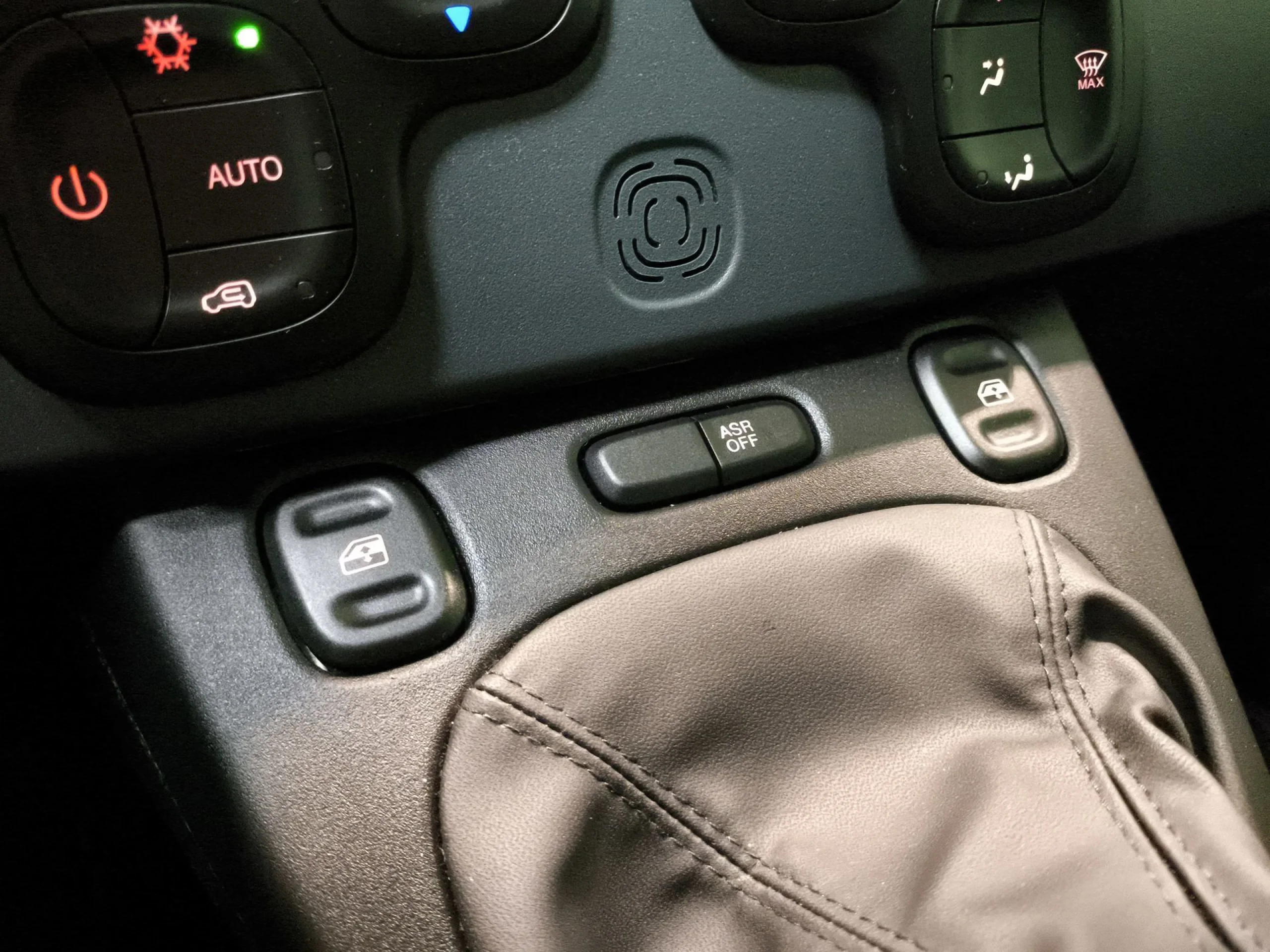 Fiat Panda 1.0 Hybrid Cross 51 kW (70 CV) - Foto 10