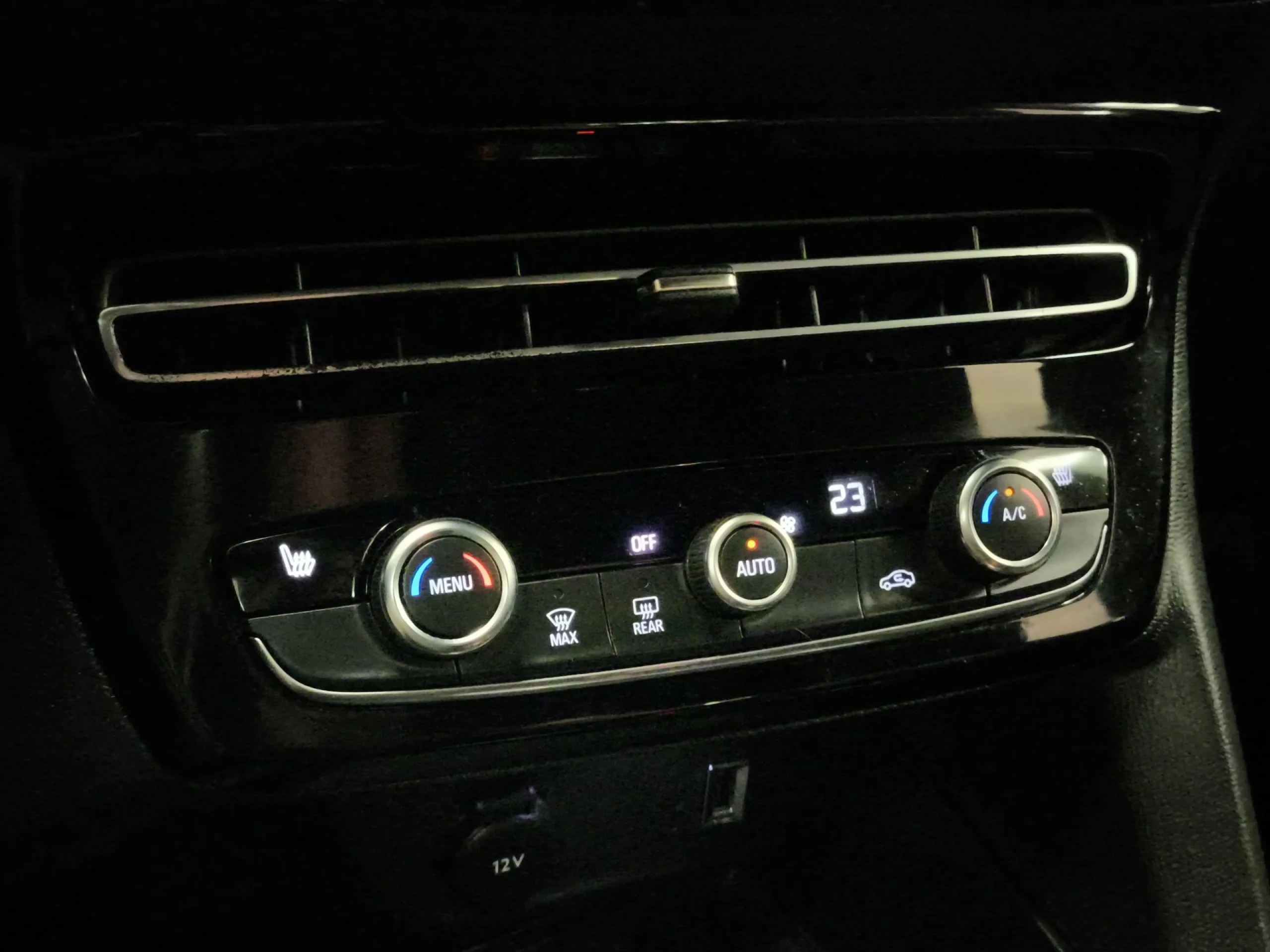 Opel Mokka-e BEV 50kWh Ultimate-e 100 kW (136 CV) - Foto 16