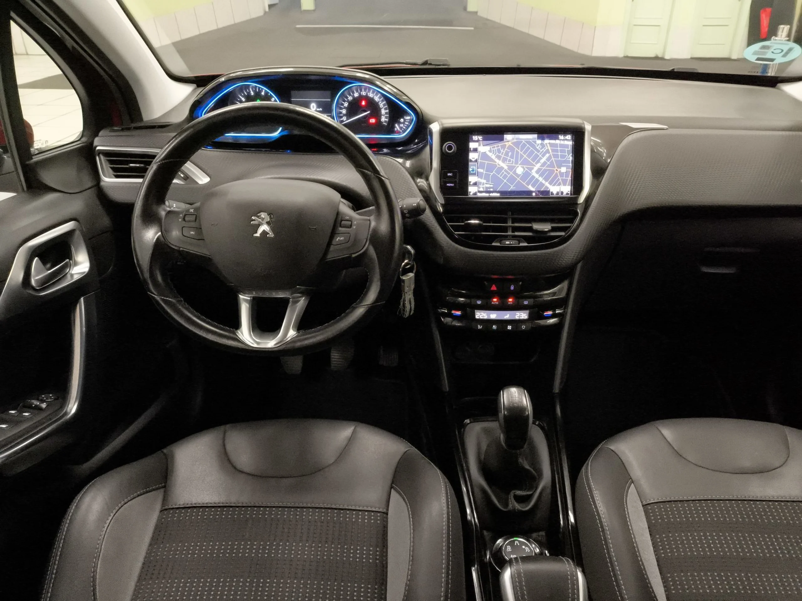 Peugeot 2008 PureTech 110 SANDS Allure 81 kW (110 CV) - Foto 18