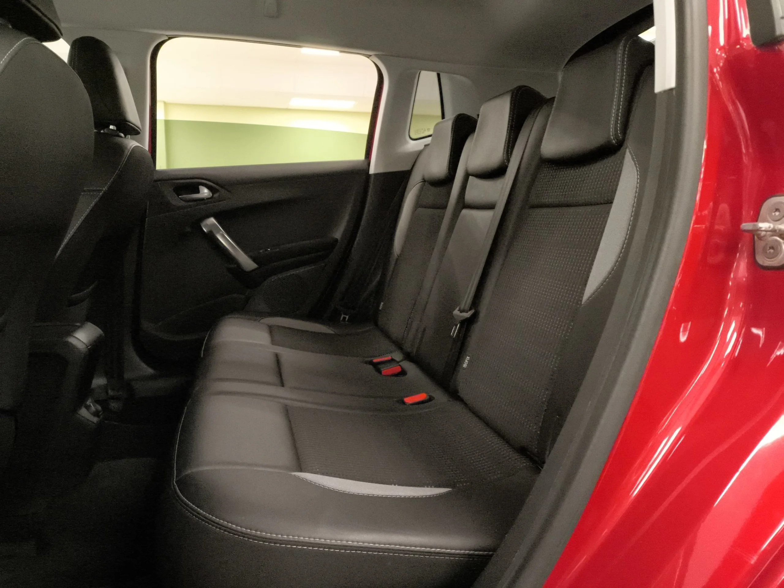 Peugeot 2008 PureTech 110 SANDS Allure 81 kW (110 CV) - Foto 19
