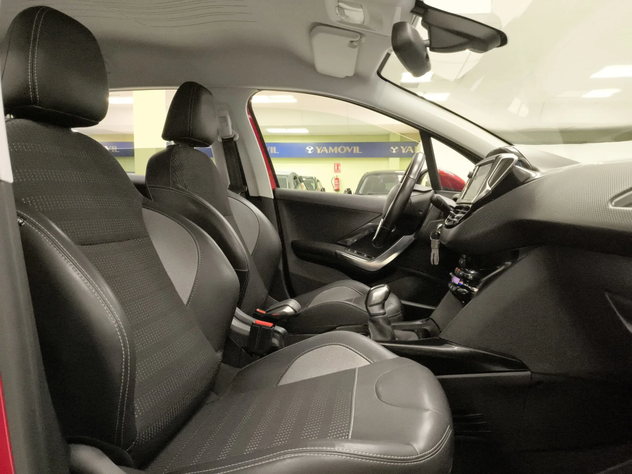 Peugeot 2008 PureTech 110 SANDS Allure 81 kW (110 CV) - Foto 21