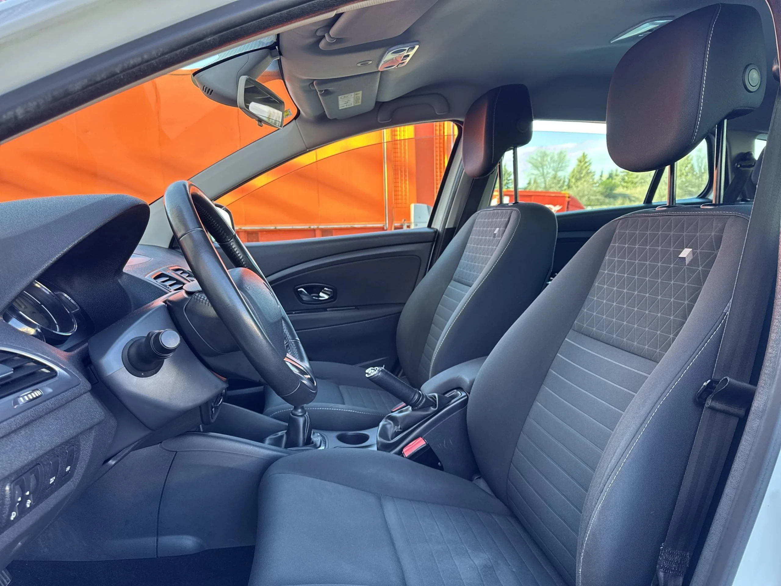 Renault Megane Sport Tourer Limited Energy SANDS TCe 85 kW (115 CV) - Foto 8