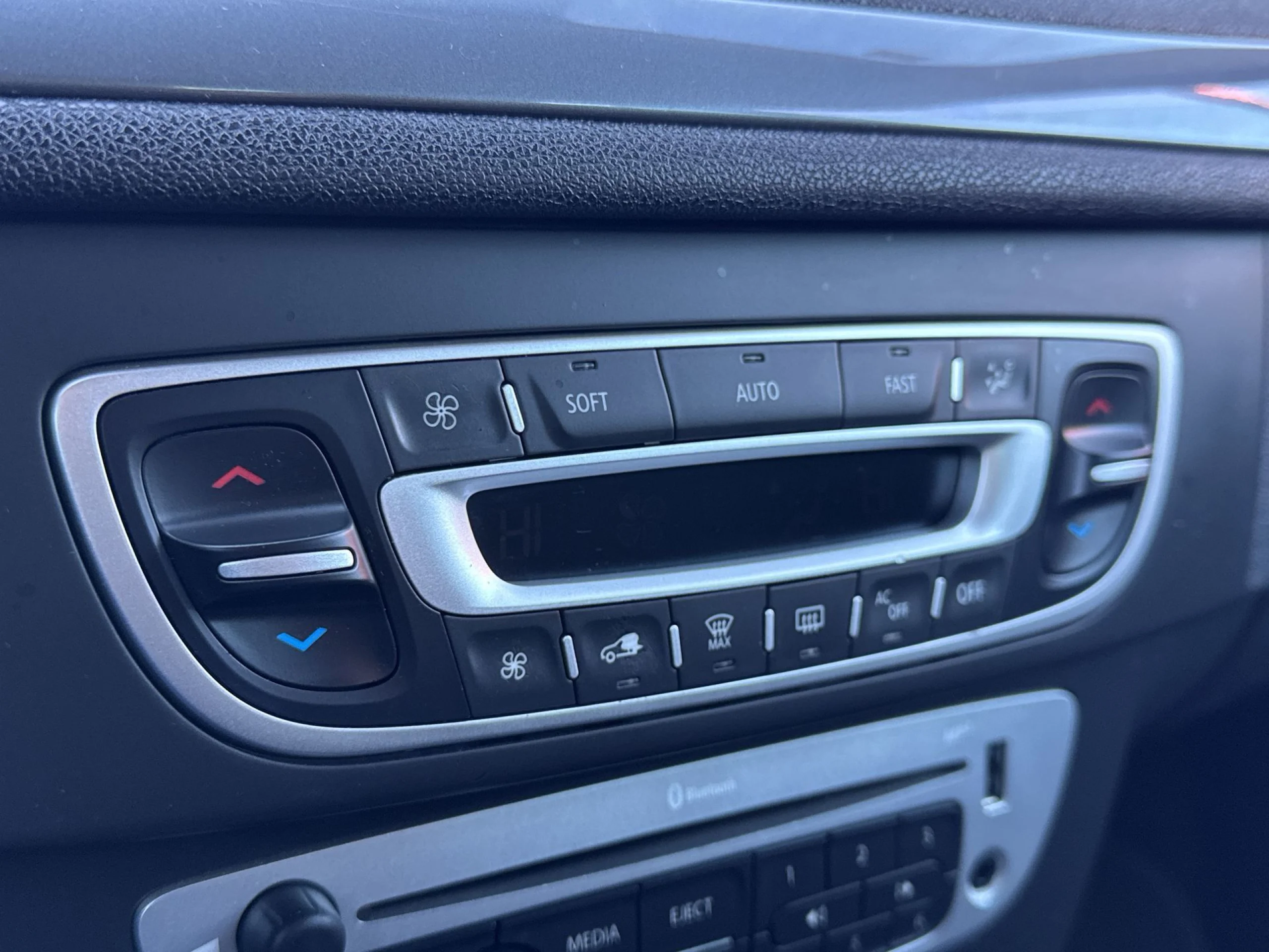 Renault Megane Sport Tourer Limited Energy SANDS TCe 85 kW (115 CV) - Foto 16