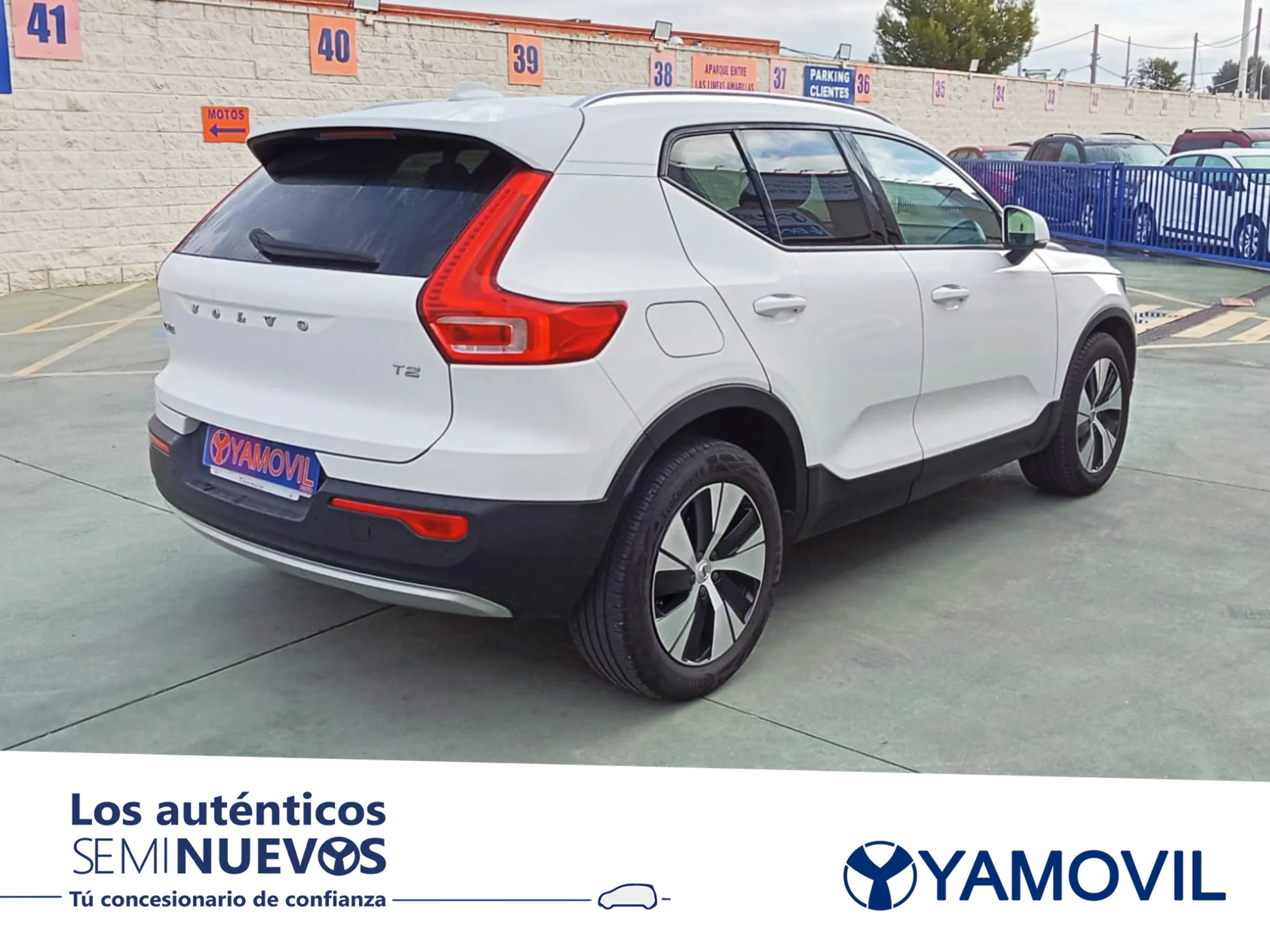 Volvo XC40 T2 Momentum 95 kW (129 CV) - Foto 2