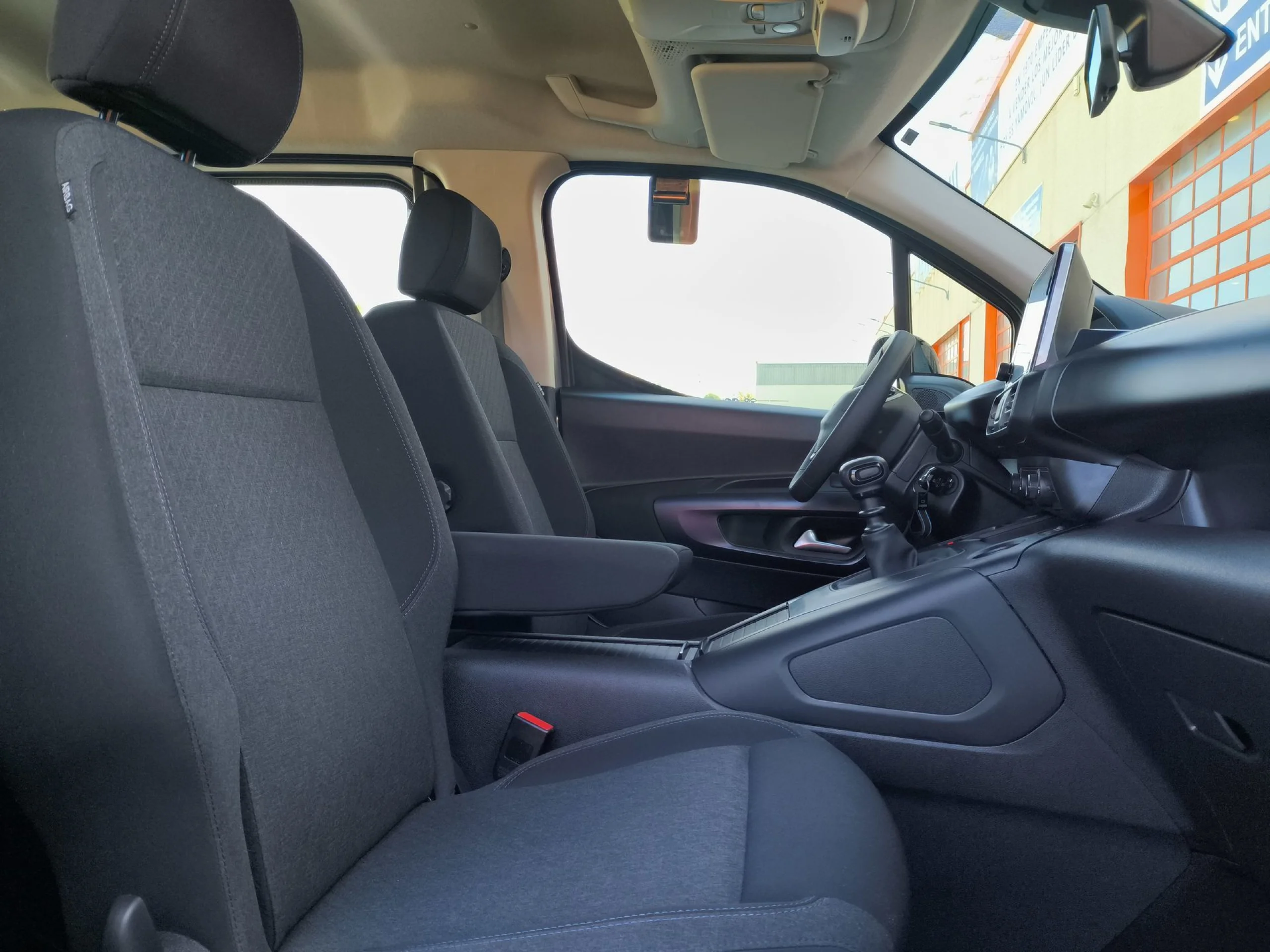 Peugeot Rifter BlueHDi 100 Allure Business Standard 73 kW (100 CV) - Foto 23