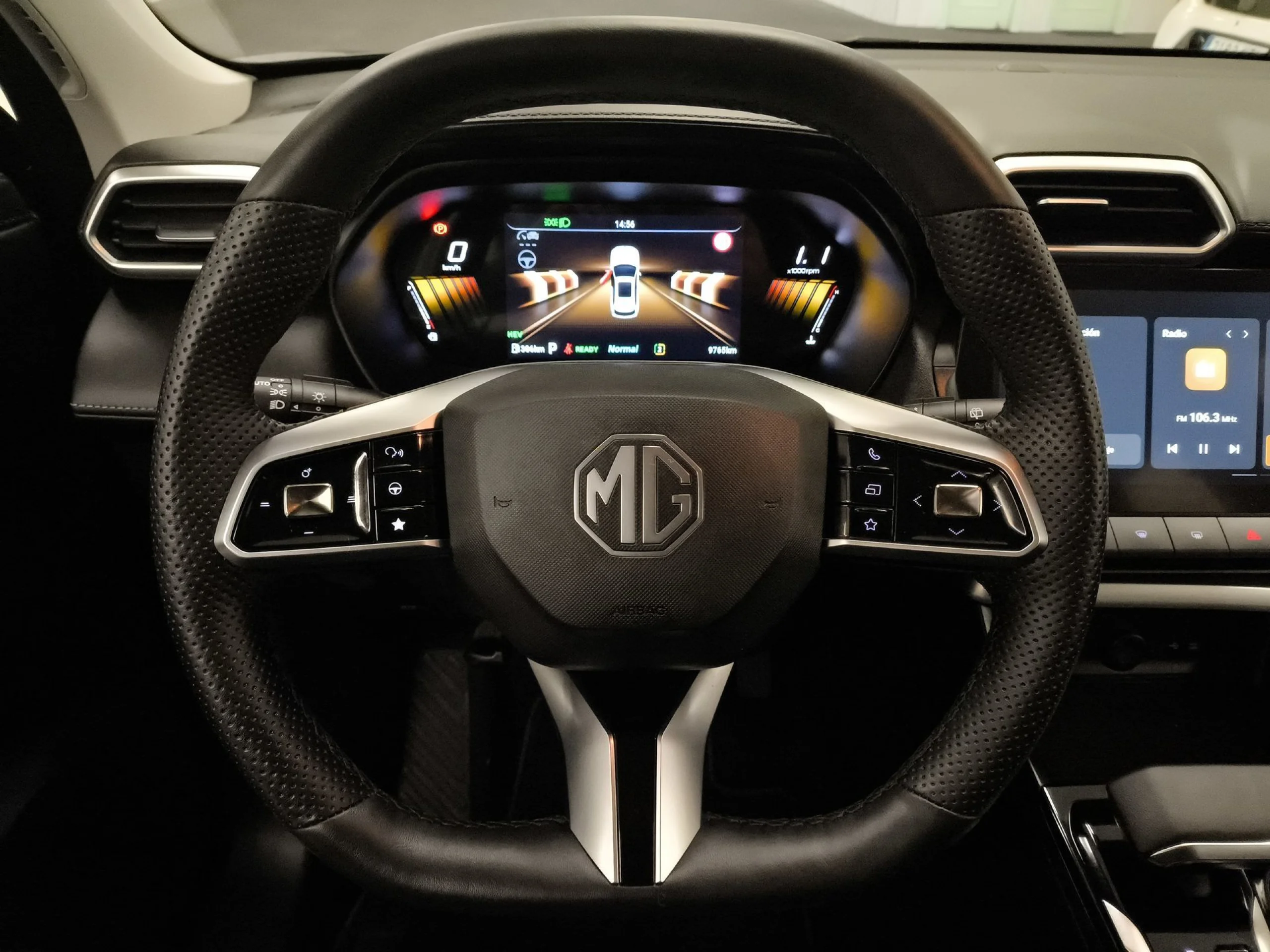 MG ZS 1.5 Hybrid+ Standard 145 kW (197 CV) - Foto 13