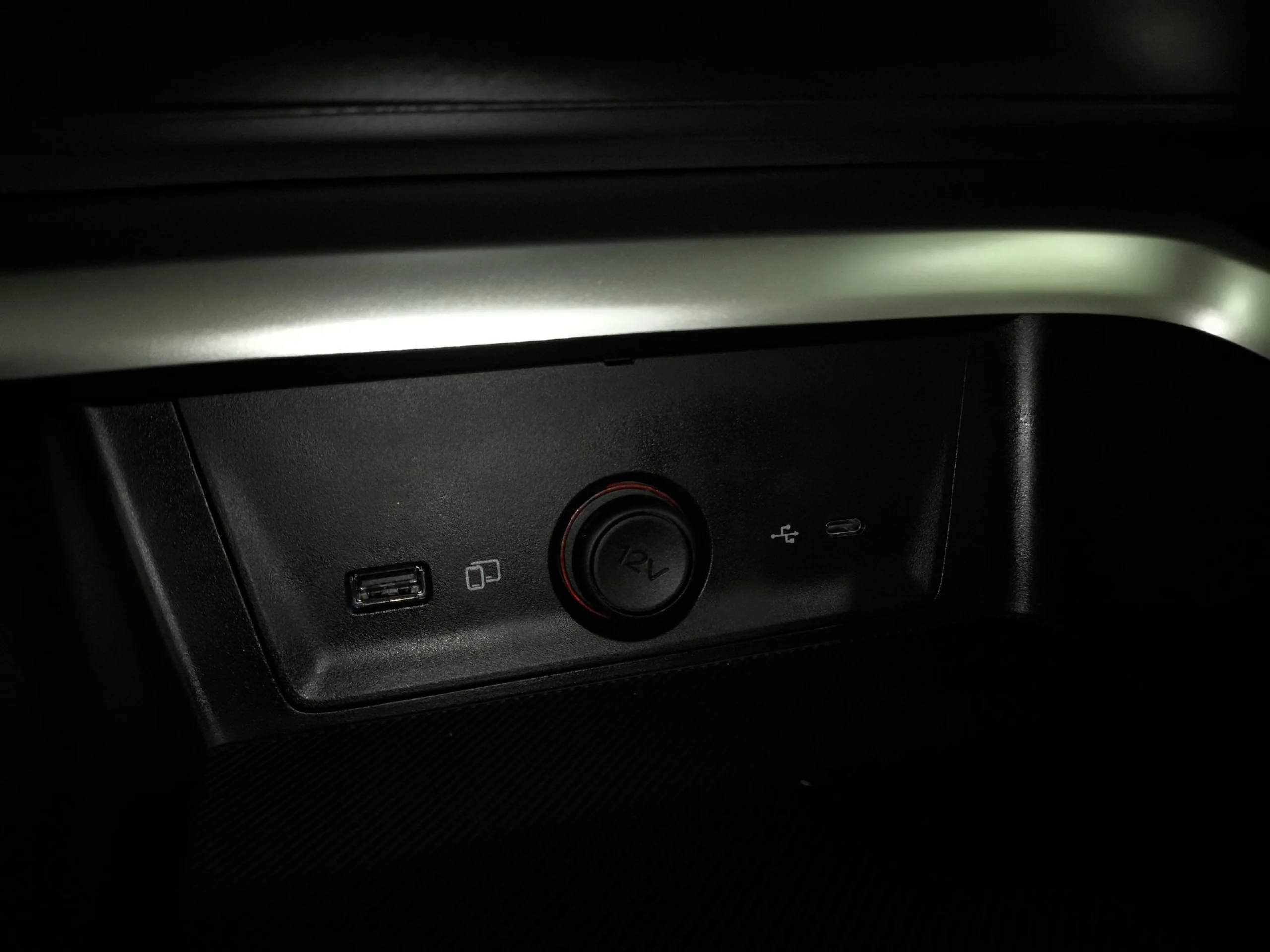 MG ZS 1.5 Hybrid+ Standard 145 kW (197 CV) - Foto 21