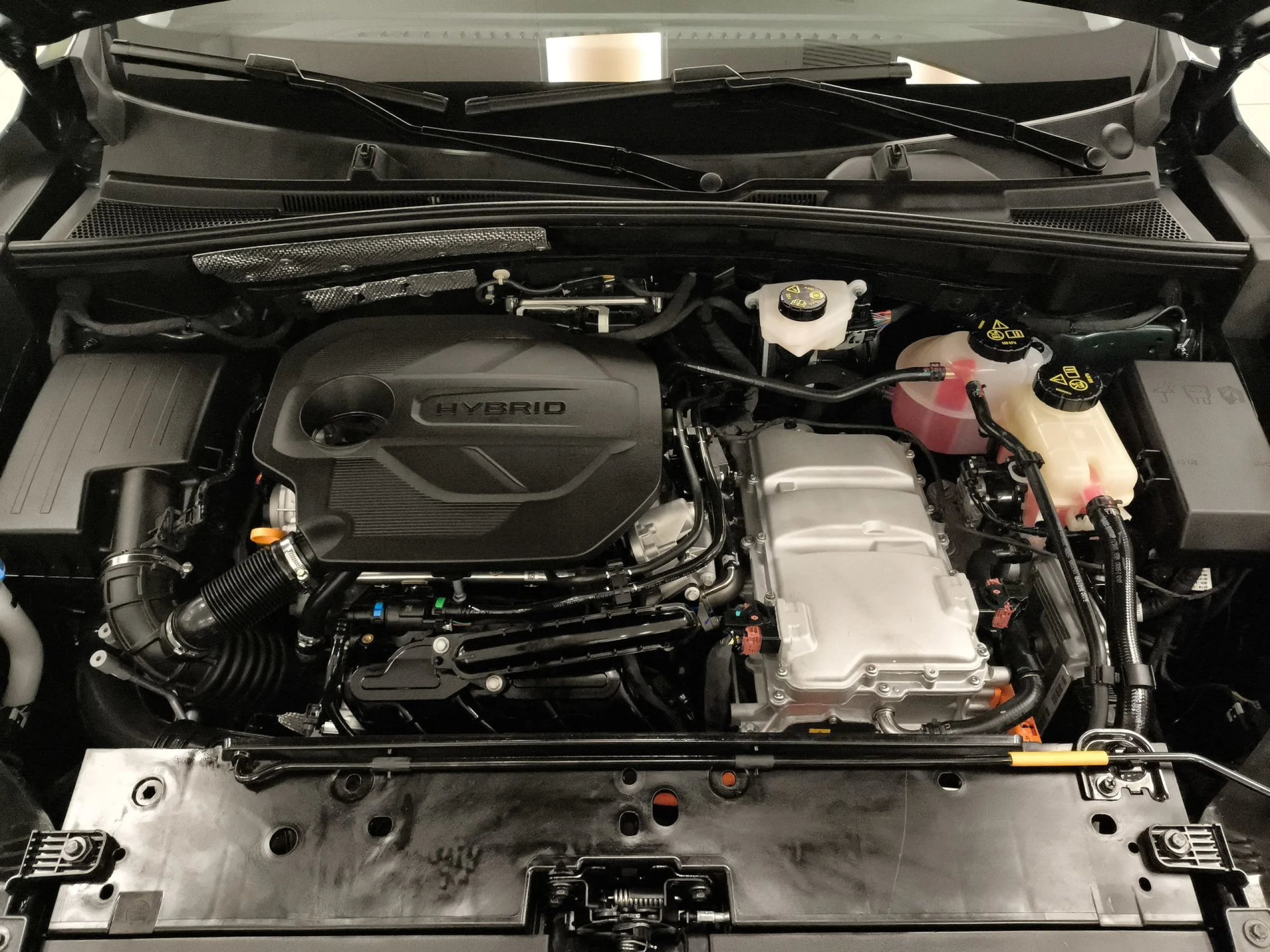 MG ZS 1.5 Hybrid+ Standard 145 kW (197 CV) - Foto 26