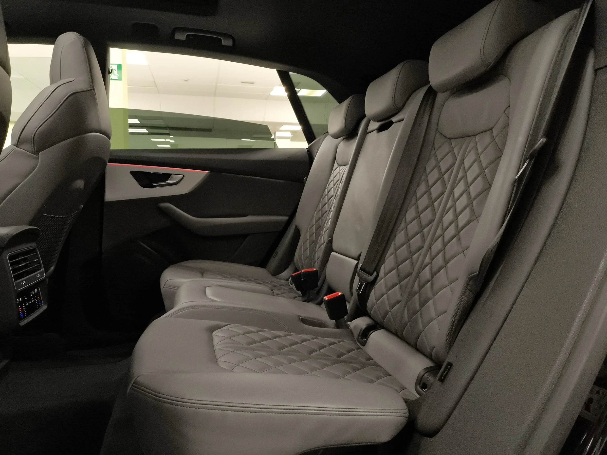 Audi Q8 Black line 50 TDI quattro 210 kW (286 CV) tiptronic - Foto 28