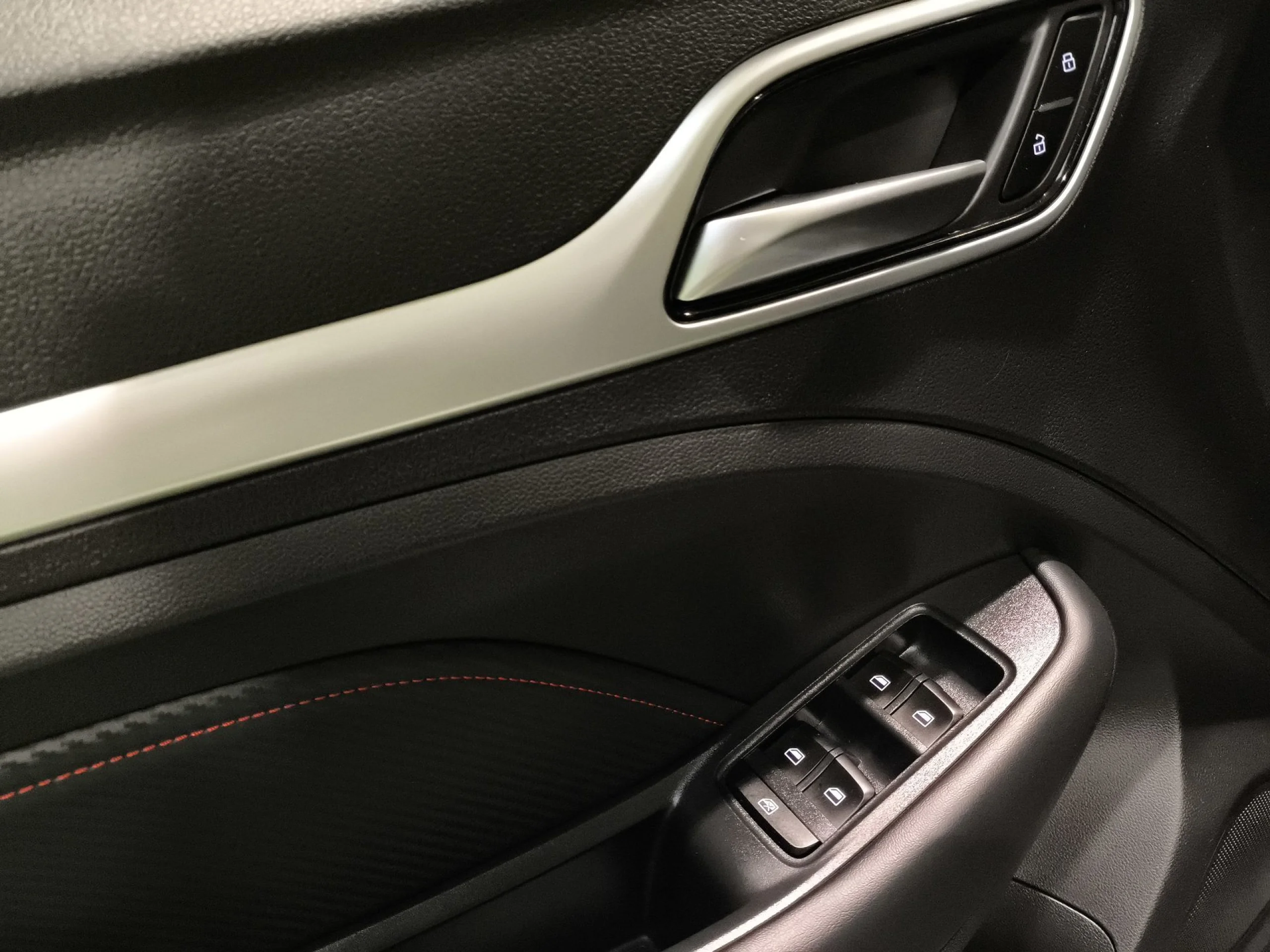 MG ZS 1.5 Comfort 78 kW (106 CV) - Foto 10