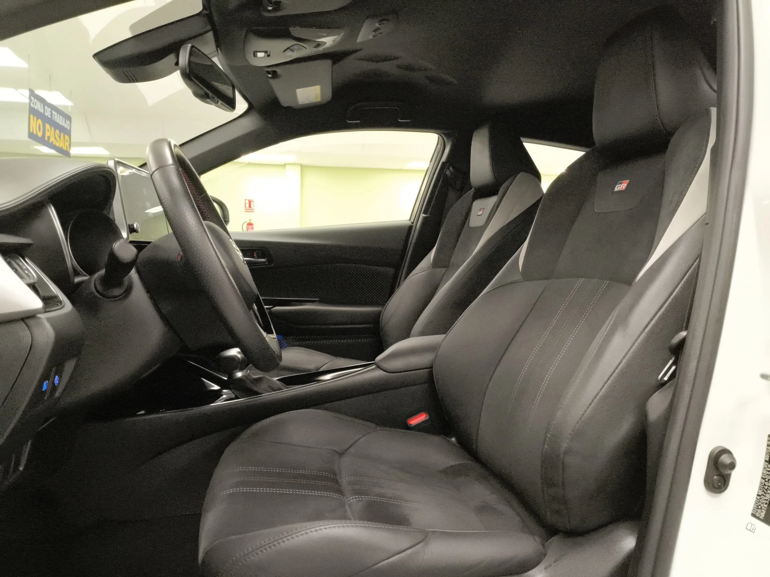Toyota C-HR 180H GR Sport 135 kW (184 CV) - Foto 8
