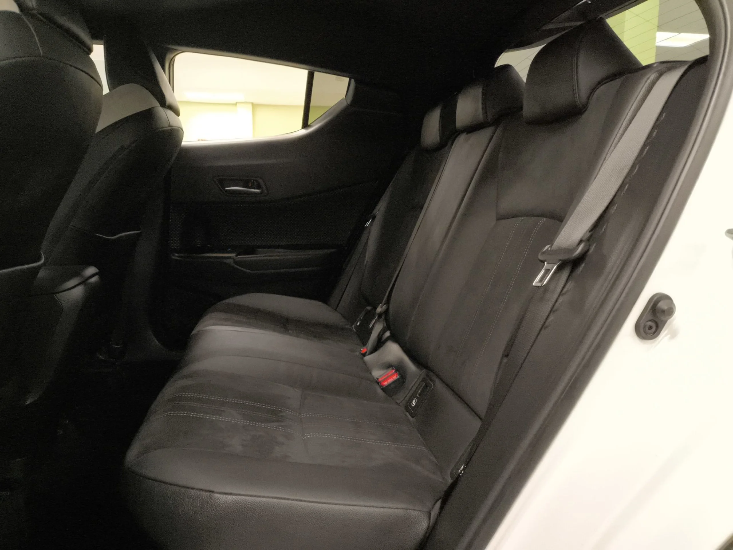 Toyota C-HR 180H GR Sport 135 kW (184 CV) - Foto 18