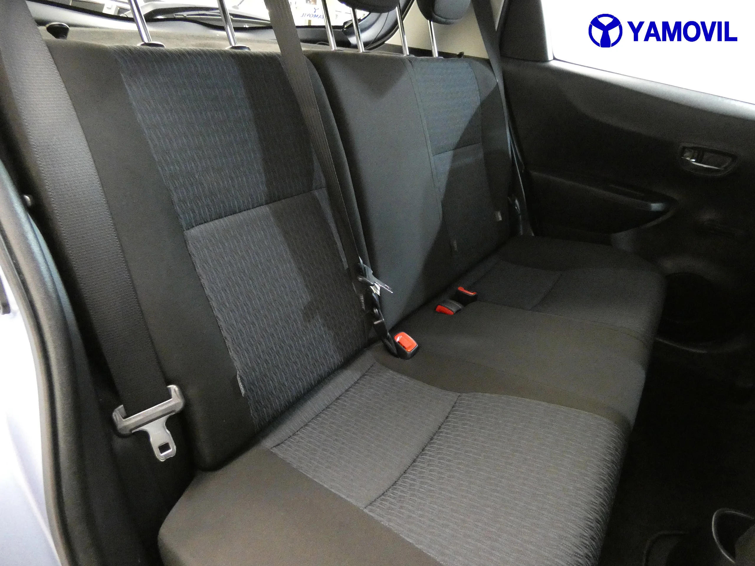 Toyota Yaris 100 ACTIVE 5P - Foto 16