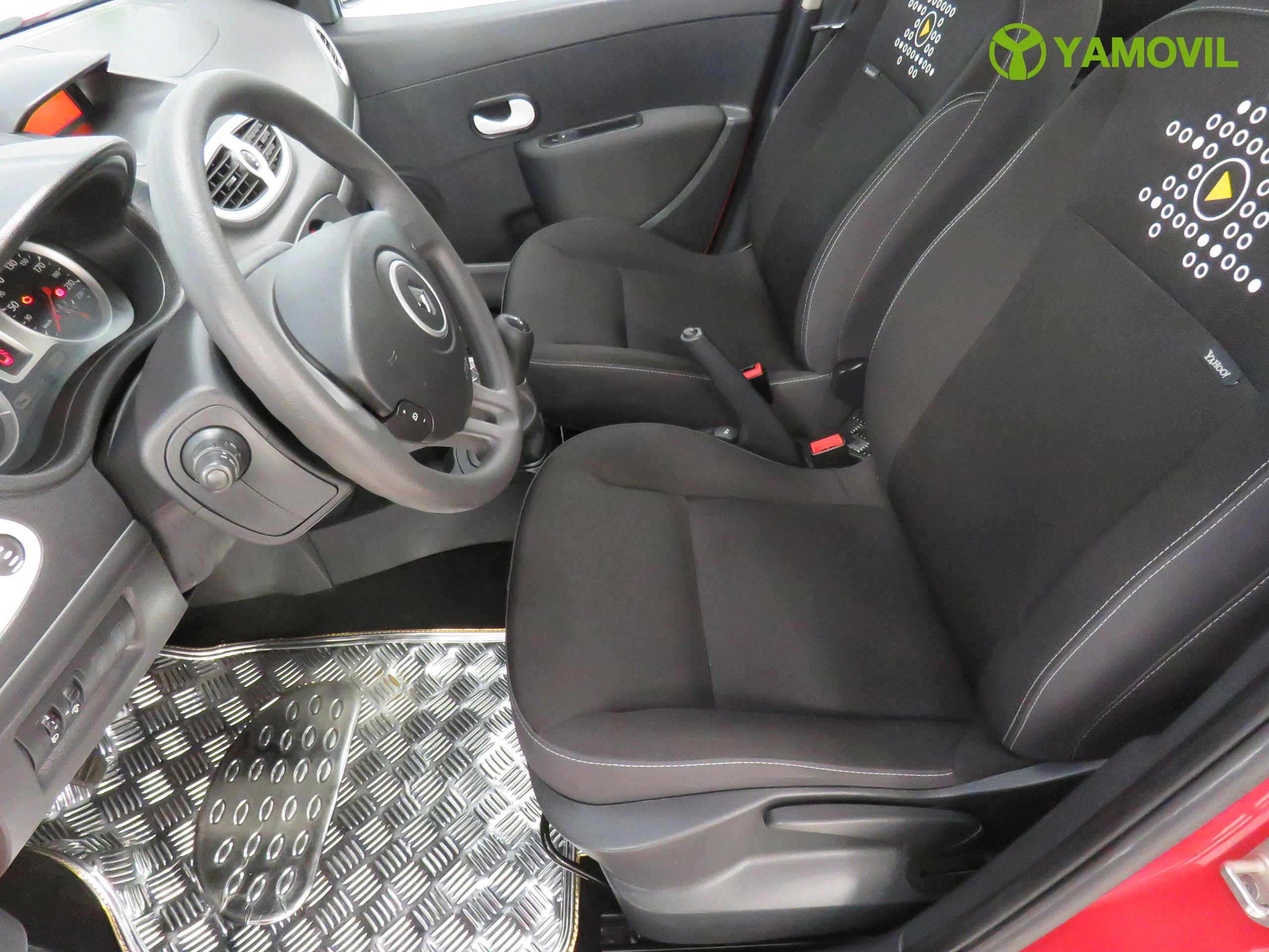 Renault Clio 1.2i 75CV YAHOO 5P - Foto 13