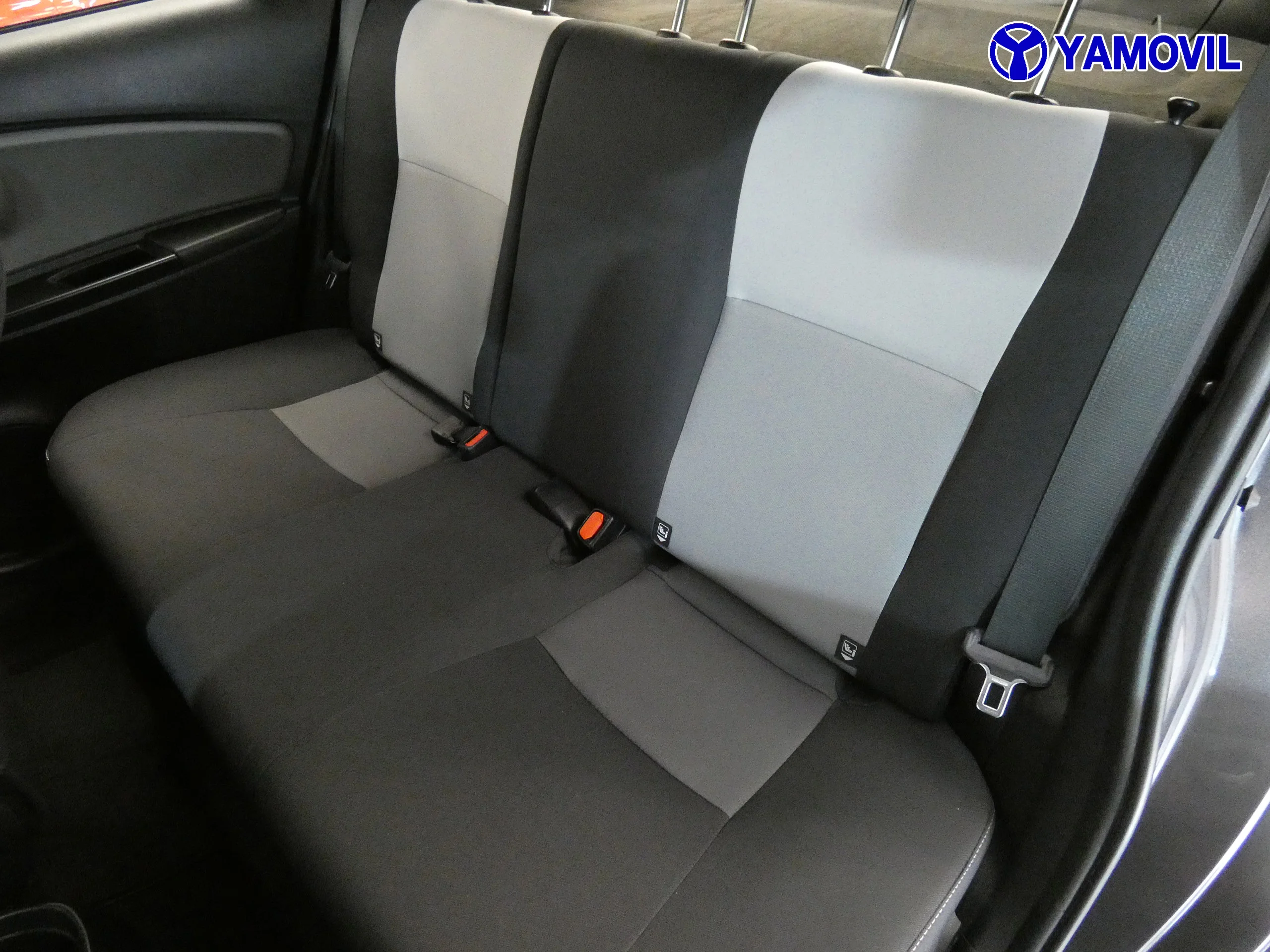 Toyota Yaris 1.5 ACTIVE 100H 5P - Foto 14