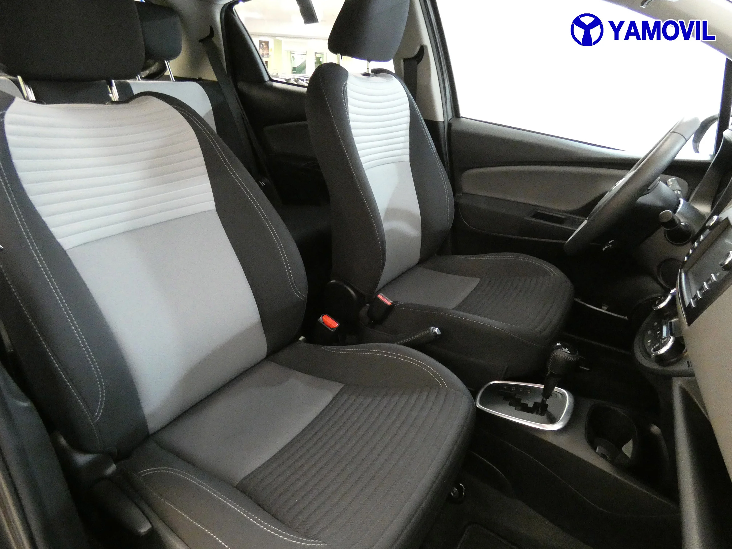 Toyota Yaris 1.5 ACTIVE 100H 5P - Foto 15
