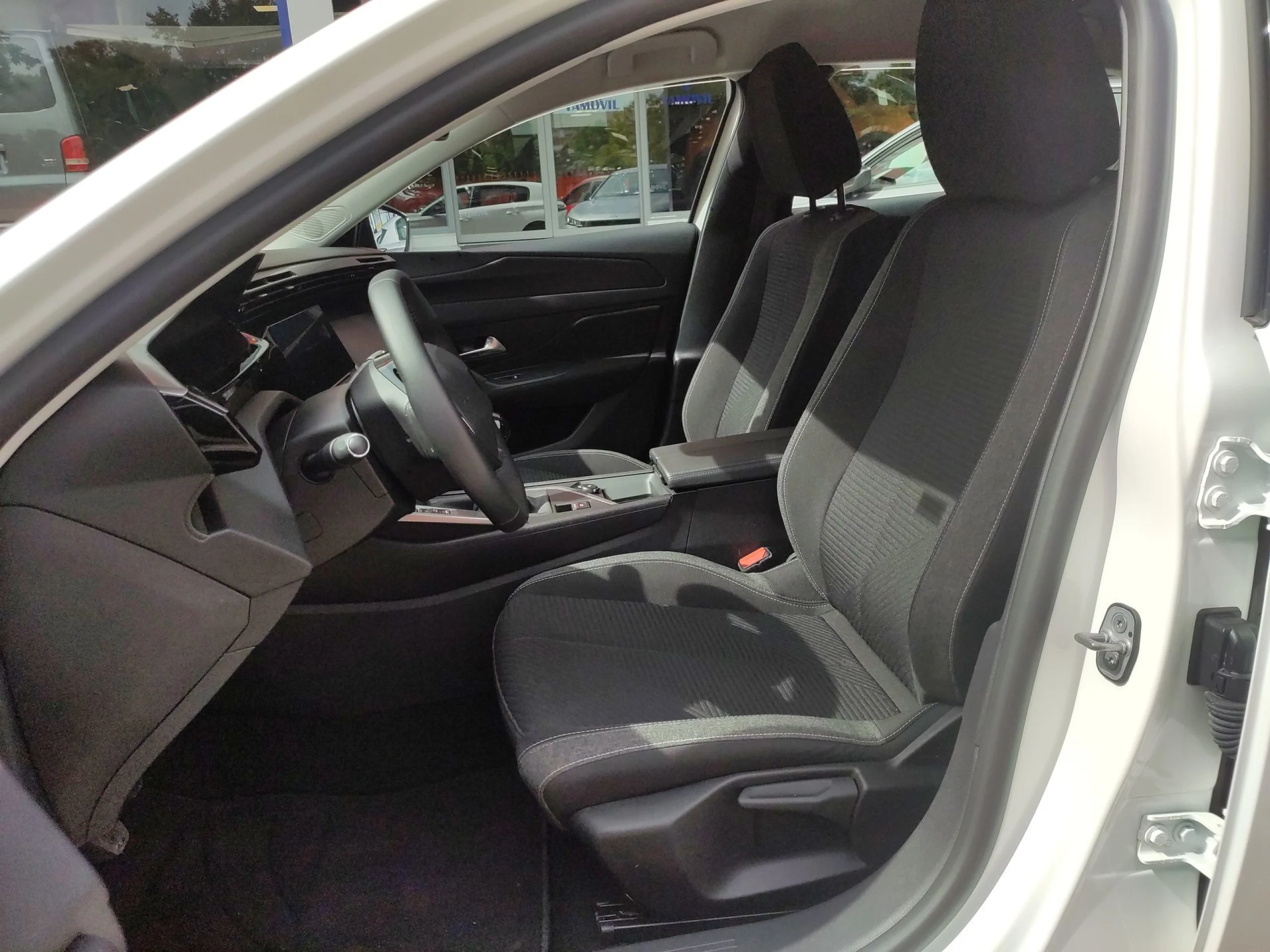 Peugeot 308 PureTech 130 SANDS Active Pack 96 kW (130 CV) - Foto 8