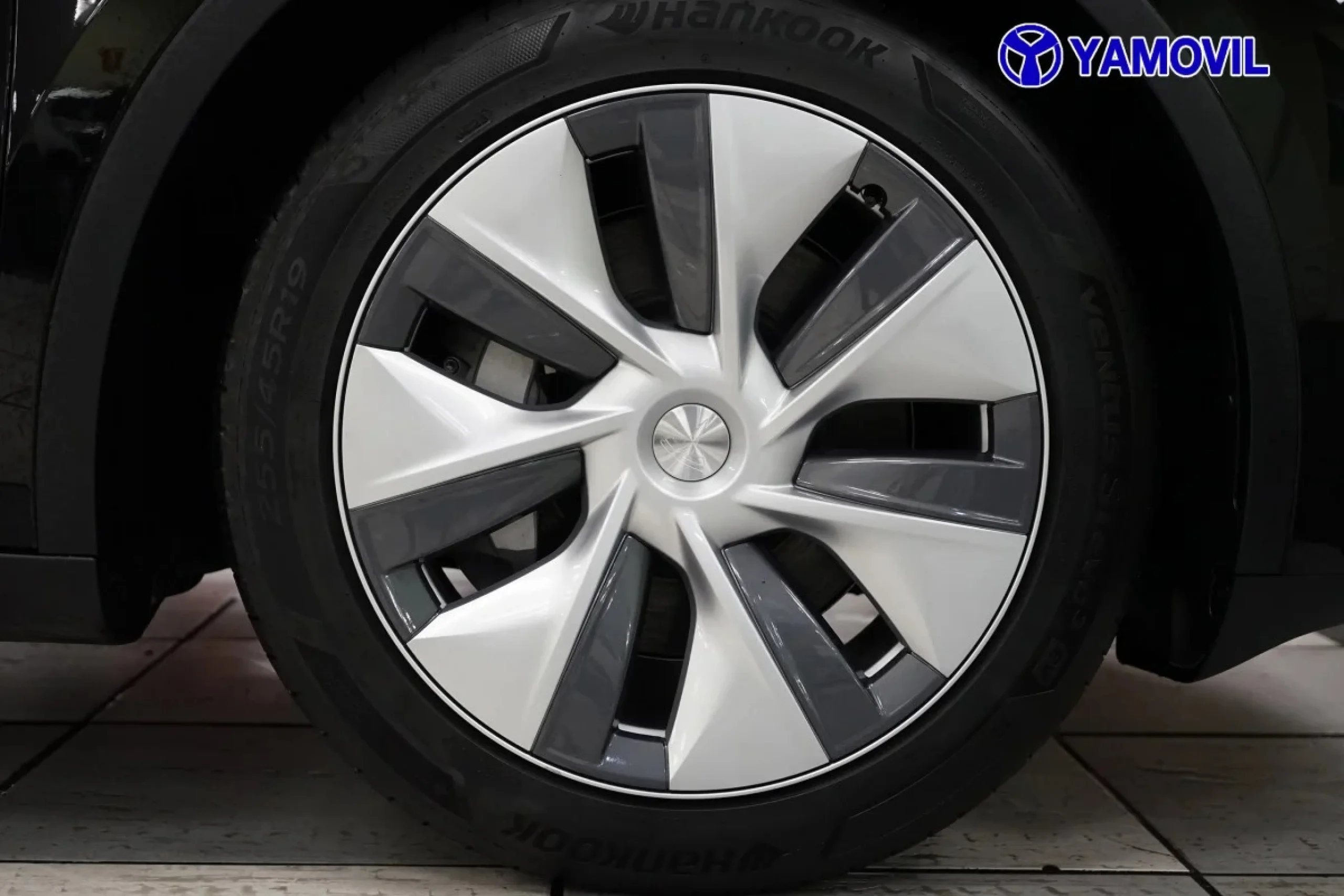 Tesla Model Y Gran Autonomía 4WD 378 kW (514 CV) - Foto 12