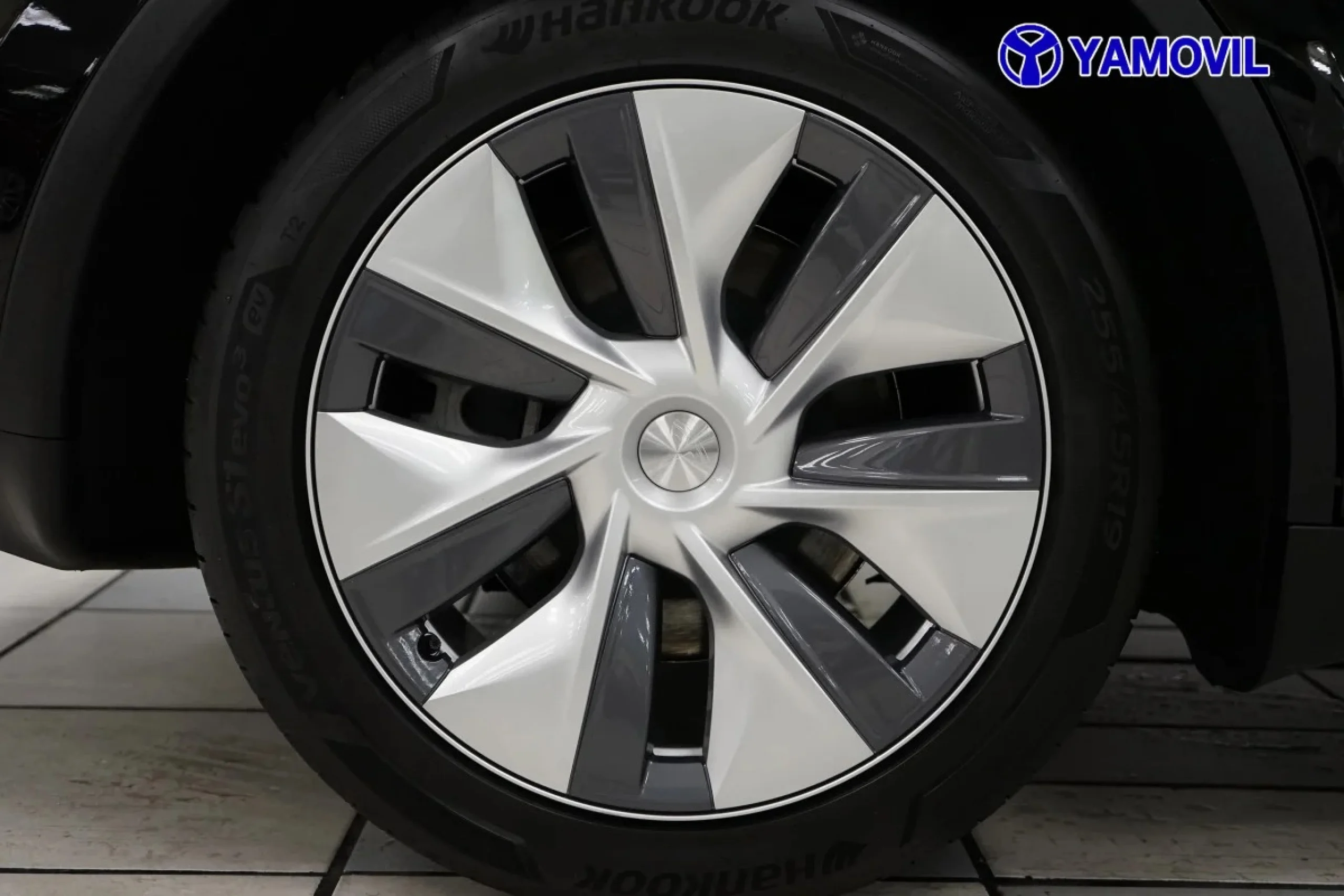 Tesla Model Y Gran Autonomía 4WD 378 kW (514 CV) - Foto 13