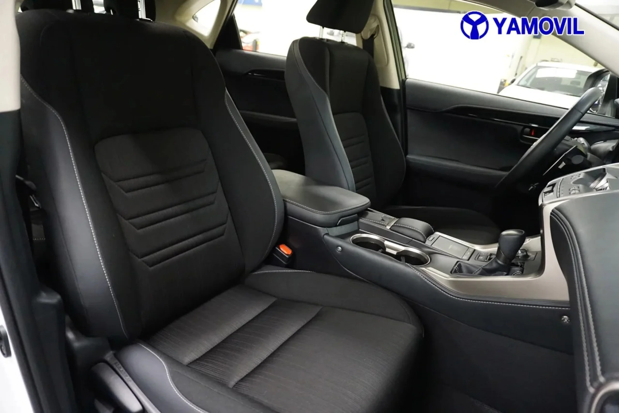 Lexus NX 300h Business Navigation 2WD 145 kW (197 CV) - Foto 15