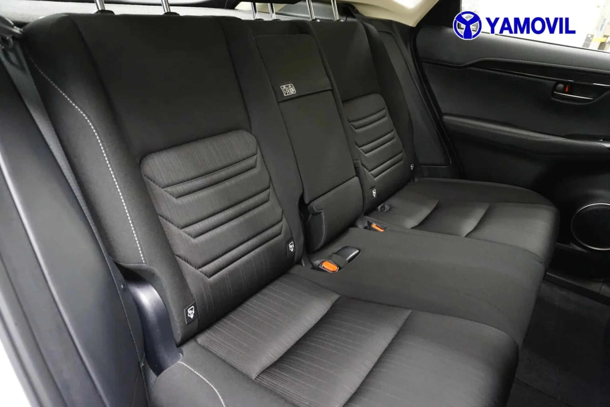 Lexus NX 300h Business Navigation 2WD 145 kW (197 CV) - Foto 16